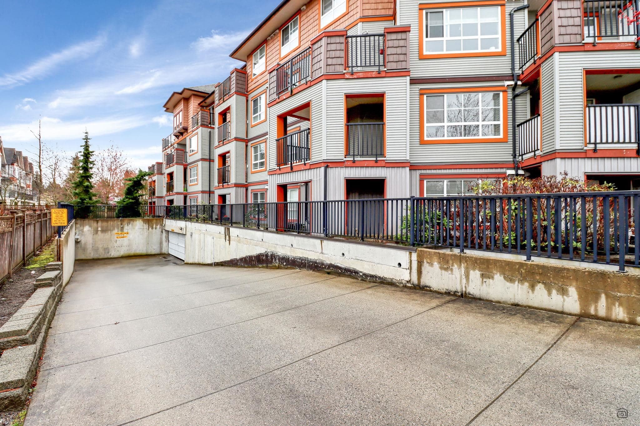 305 - 6960 120 Street, Surrey, V3W 1V4 — photo 2