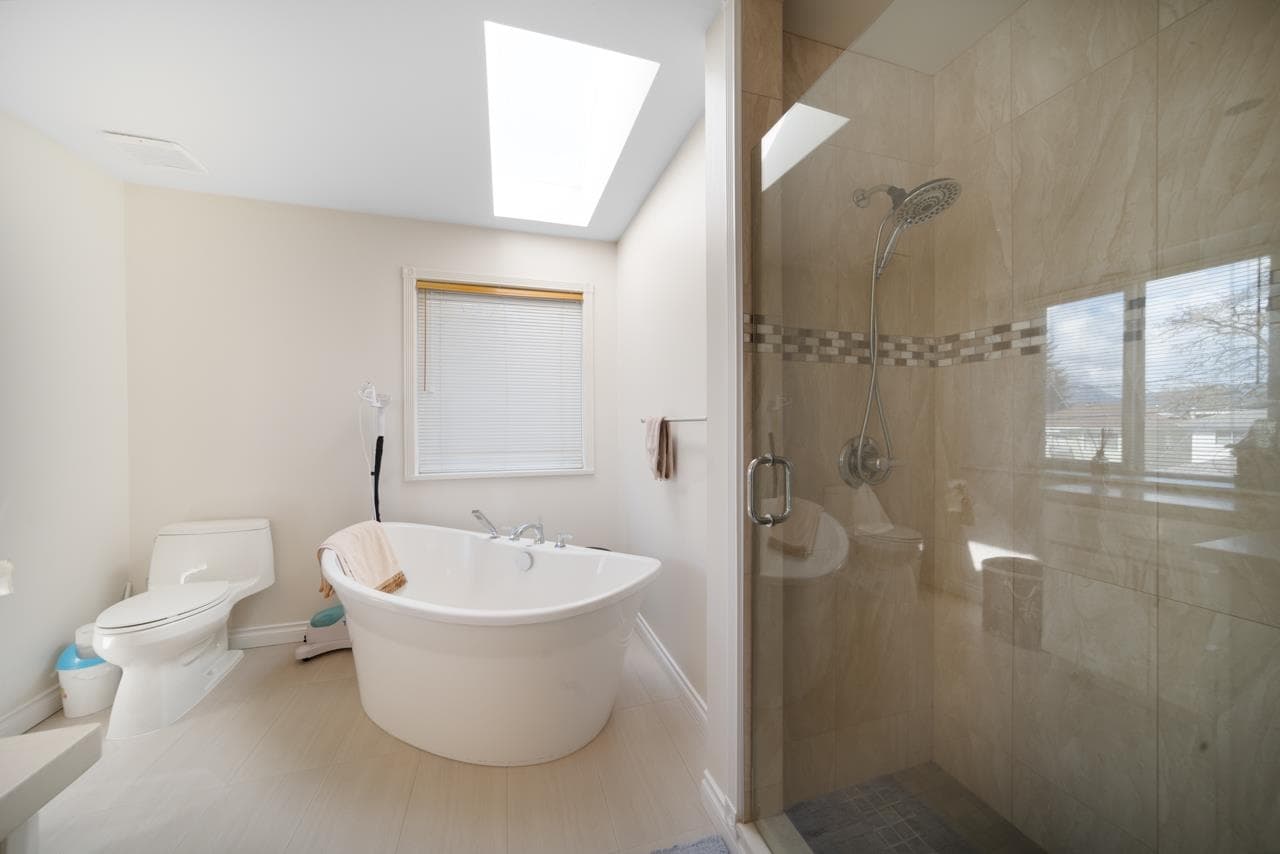 4589 W 9th Avenue, Vancouver, V6R 2E2 — photo 3