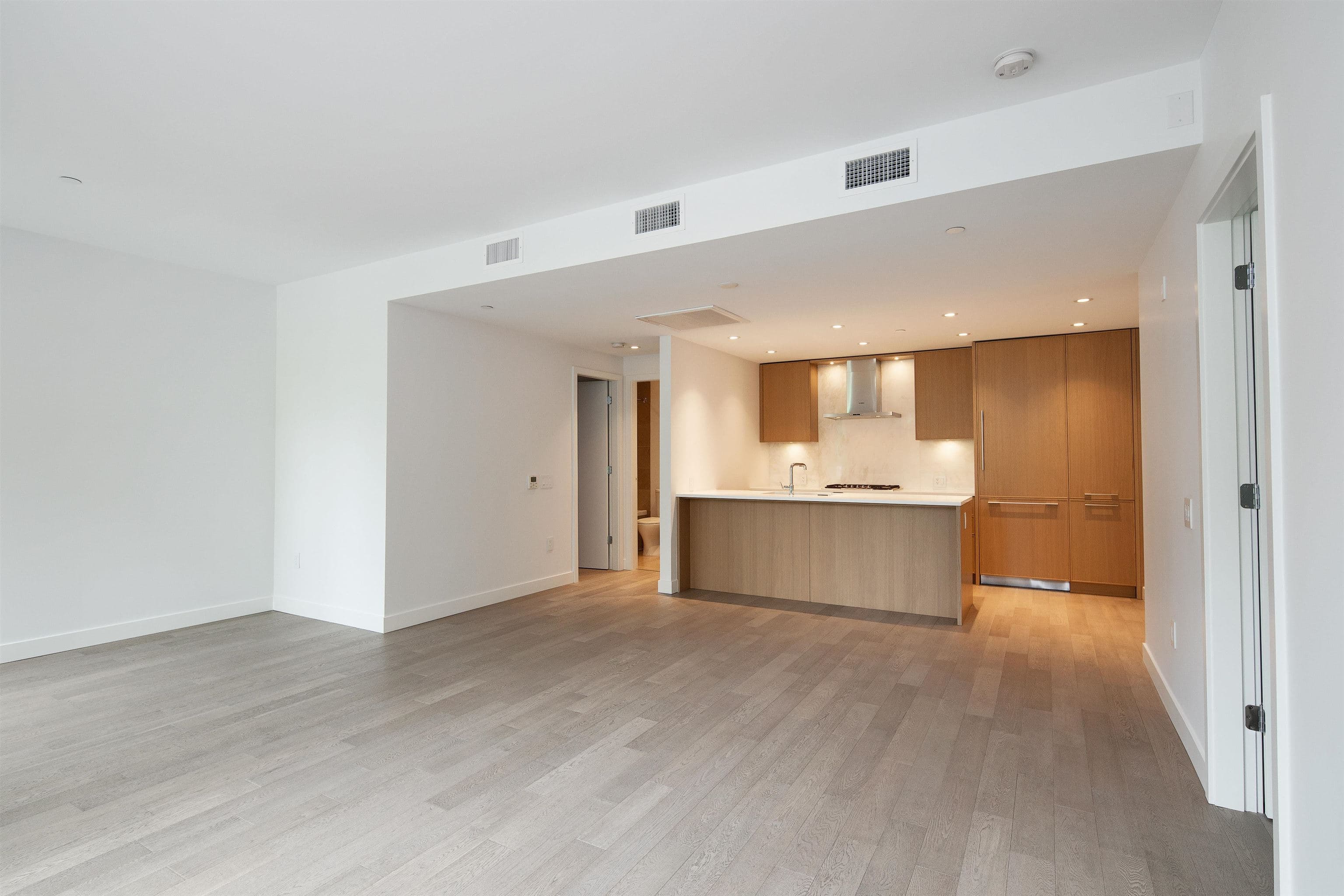 106 - 1055 Ridgewood Drive, North Vancouver, V7R 0A6 — photo 4