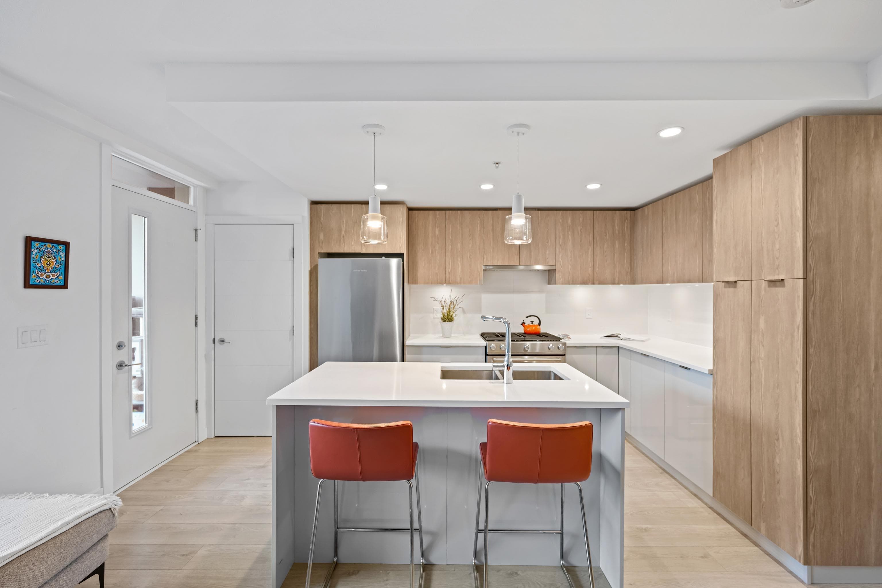 TH10 - 108 E 8th Street, North Vancouver, V7L 0H1 — photo 4