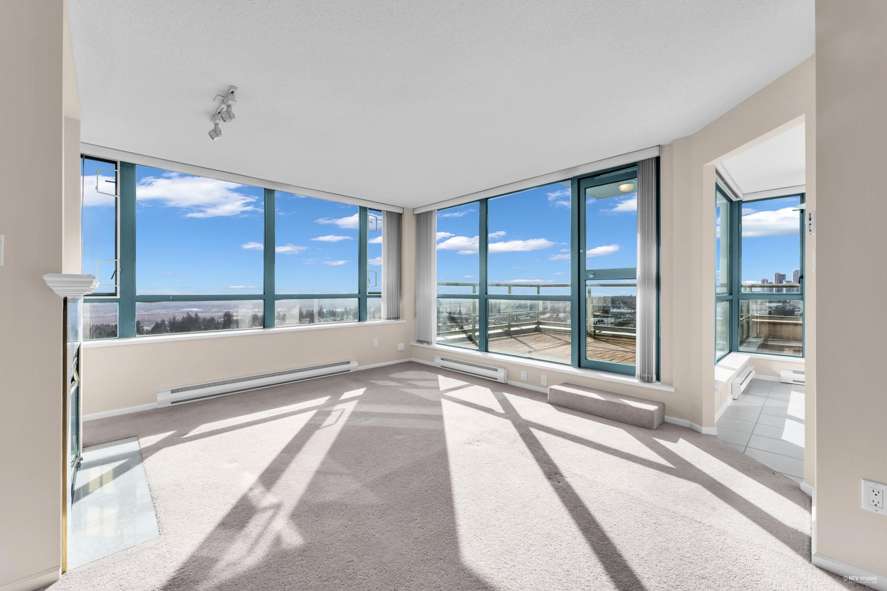 1801 - 6622 Southoaks Crescent, Burnaby, V5E 4K2 — photo 3