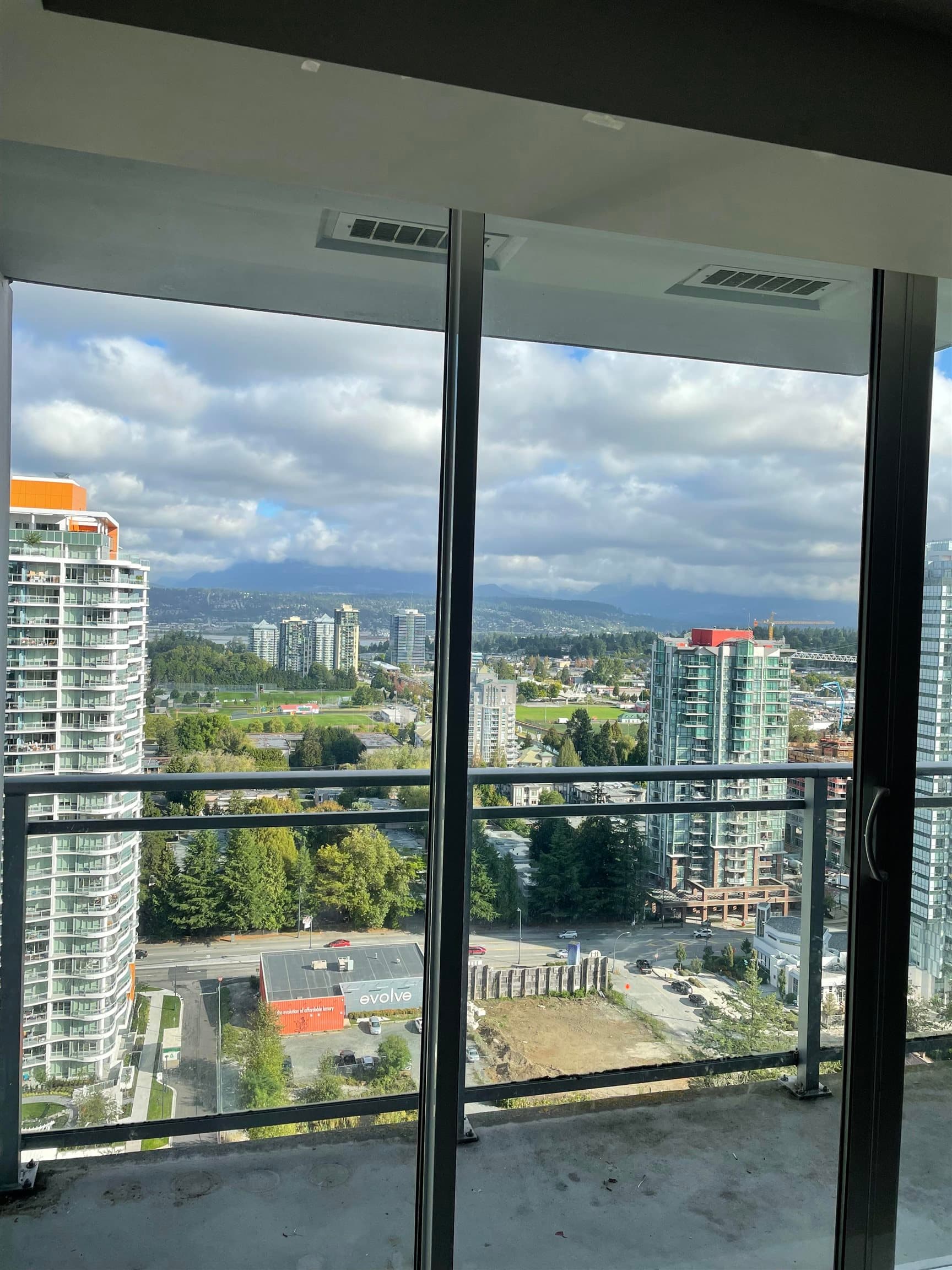 2905 - 13325 102a Avenue, Surrey, V3T 0J5 — photo 2