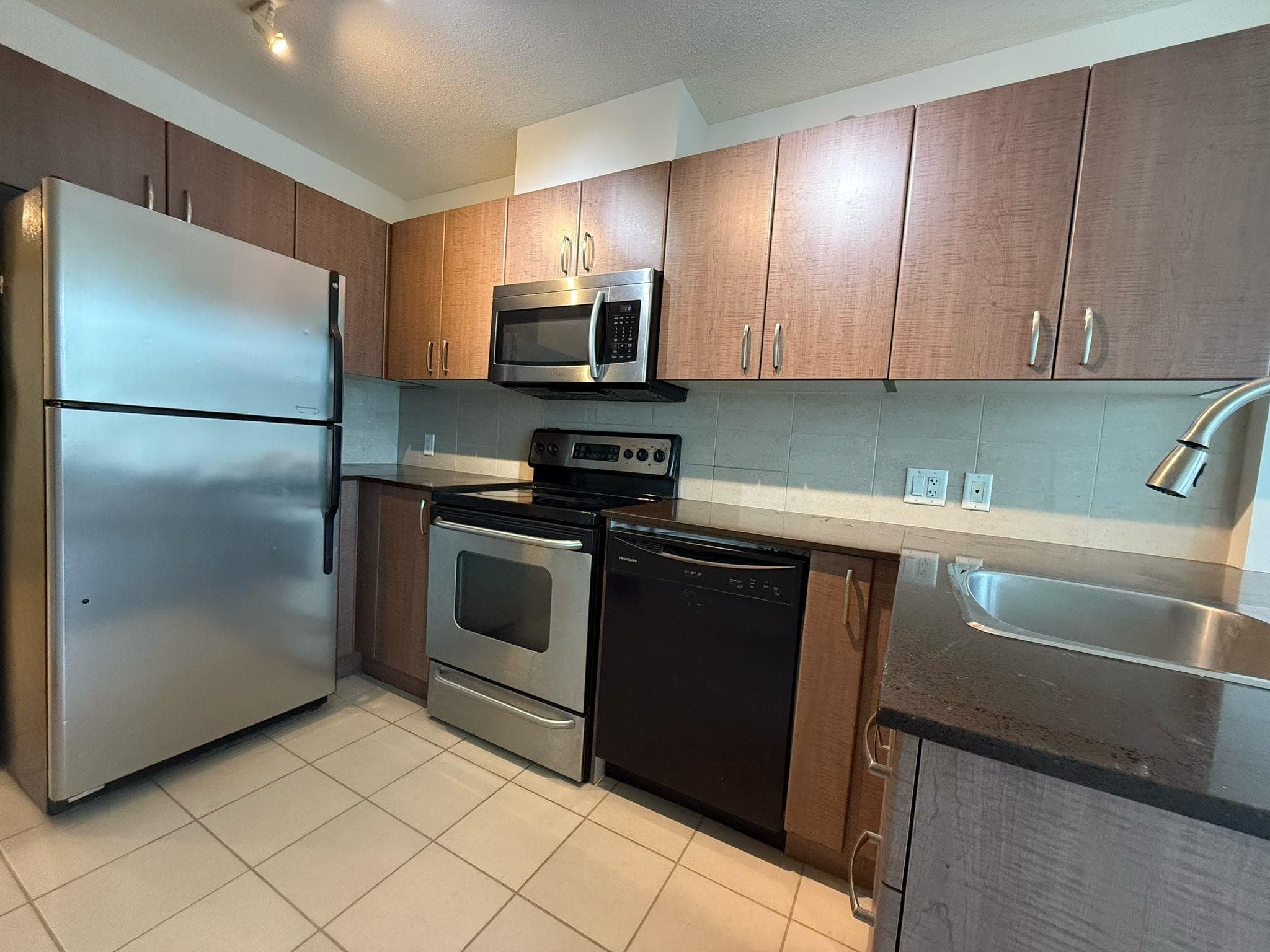 2209 - 610 Granville Street, Vancouver, V6C 3T3 — photo 2