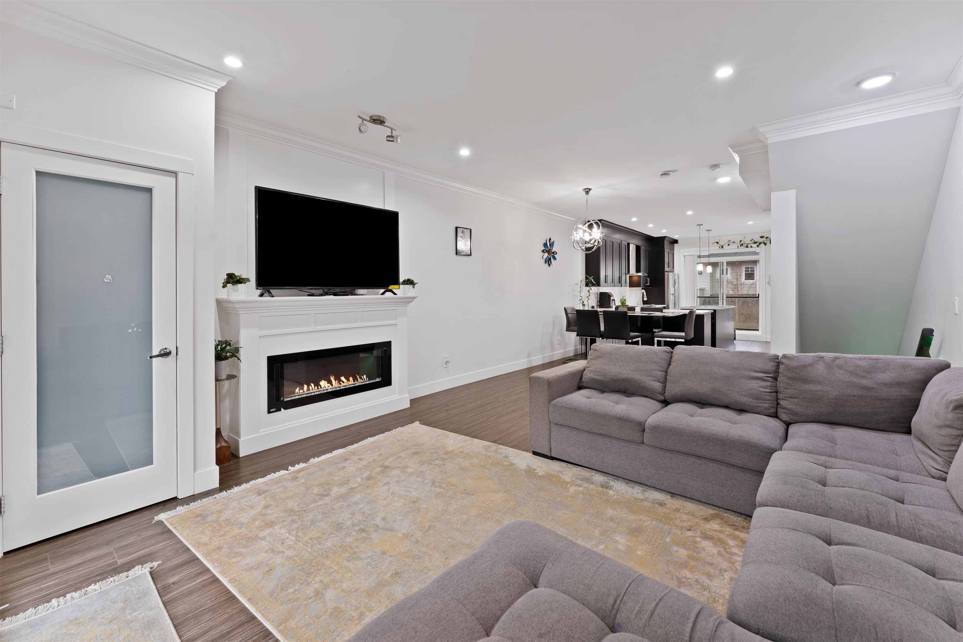 121 - 13898 64 Avenue, Surrey, V3W 1L6 — photo 4
