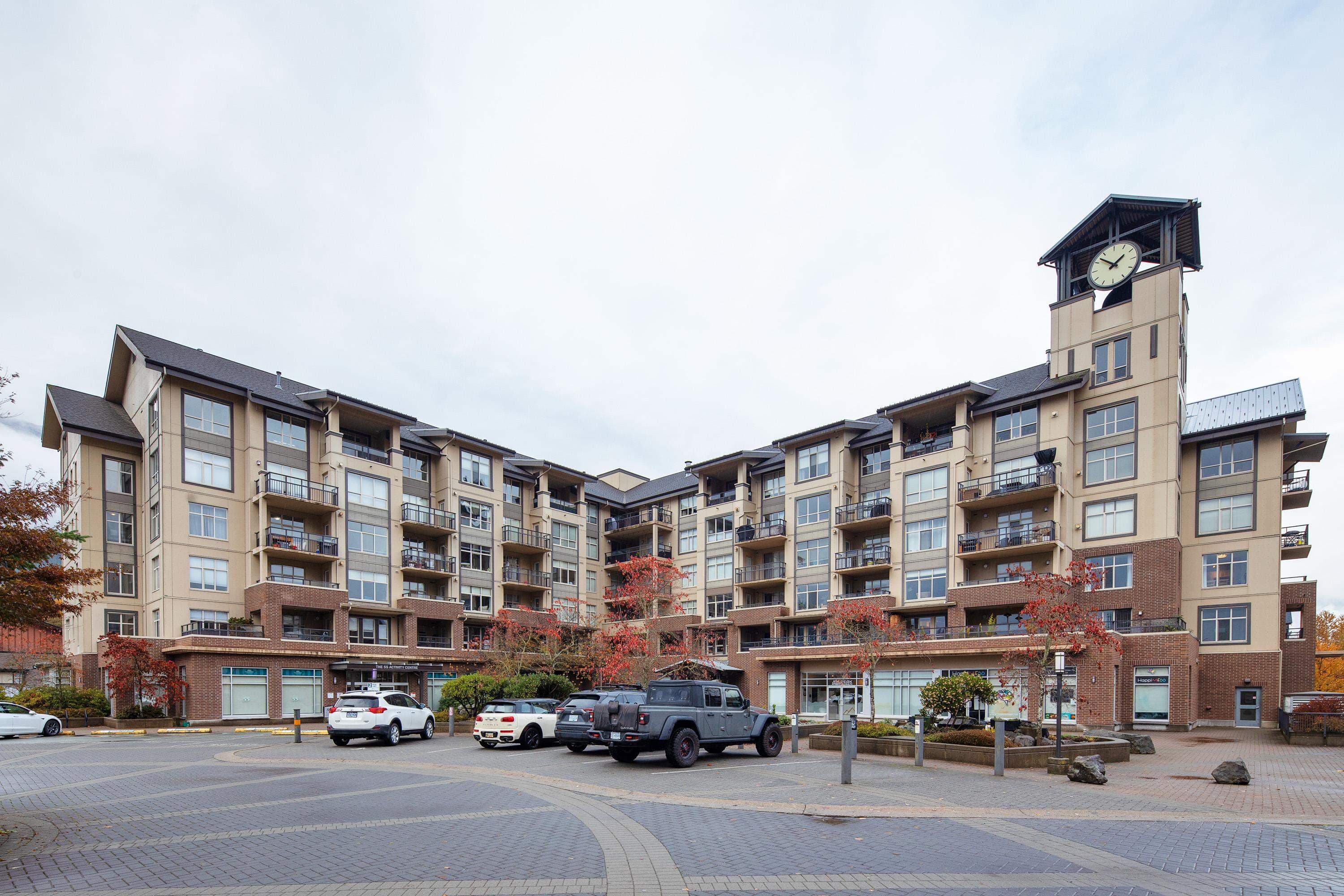 609 - 1211 Village Green Way, Squamish, V8B 0R7 — photo 2