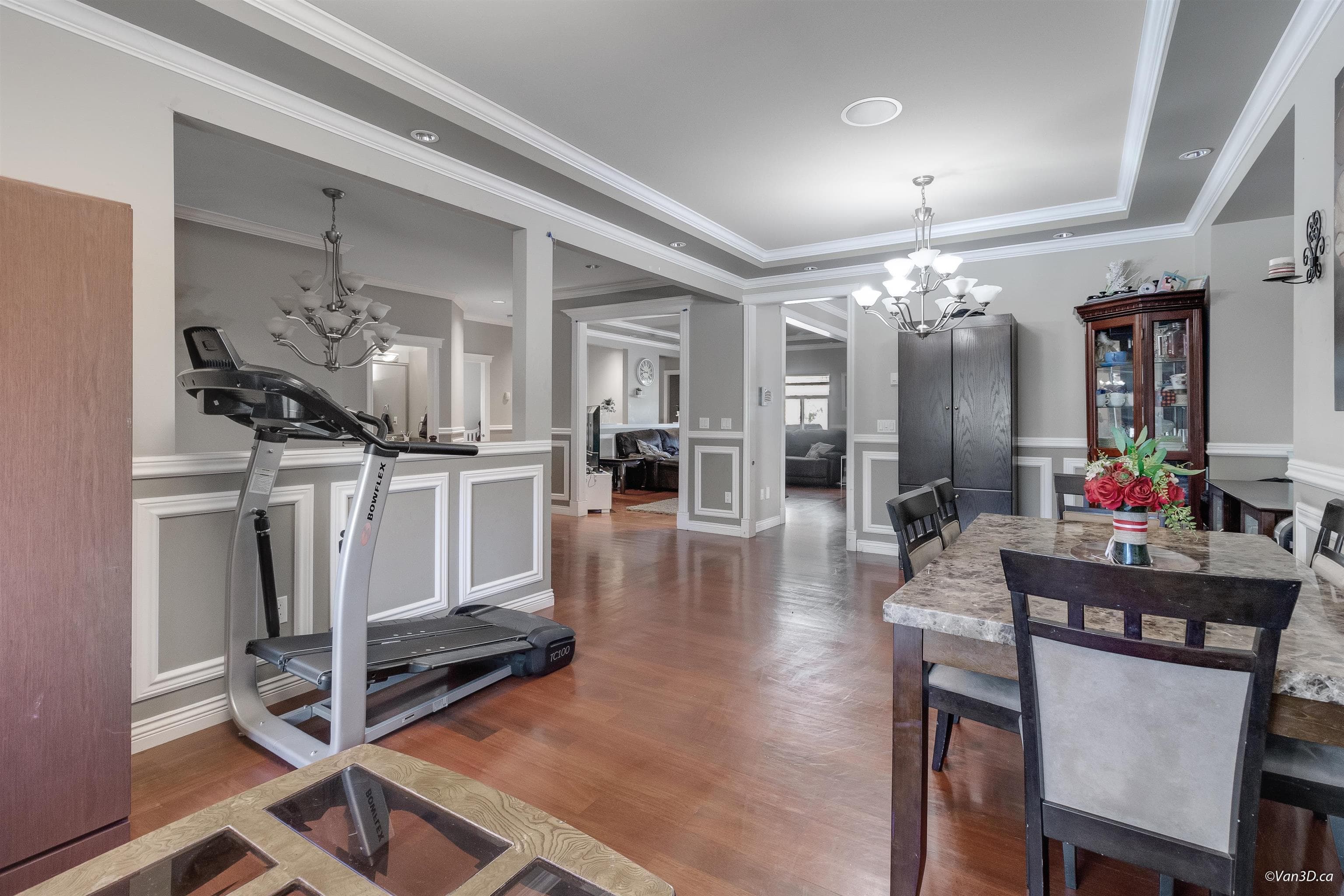 14922 102a Avenue, Surrey, V3R 1K9 — photo 3