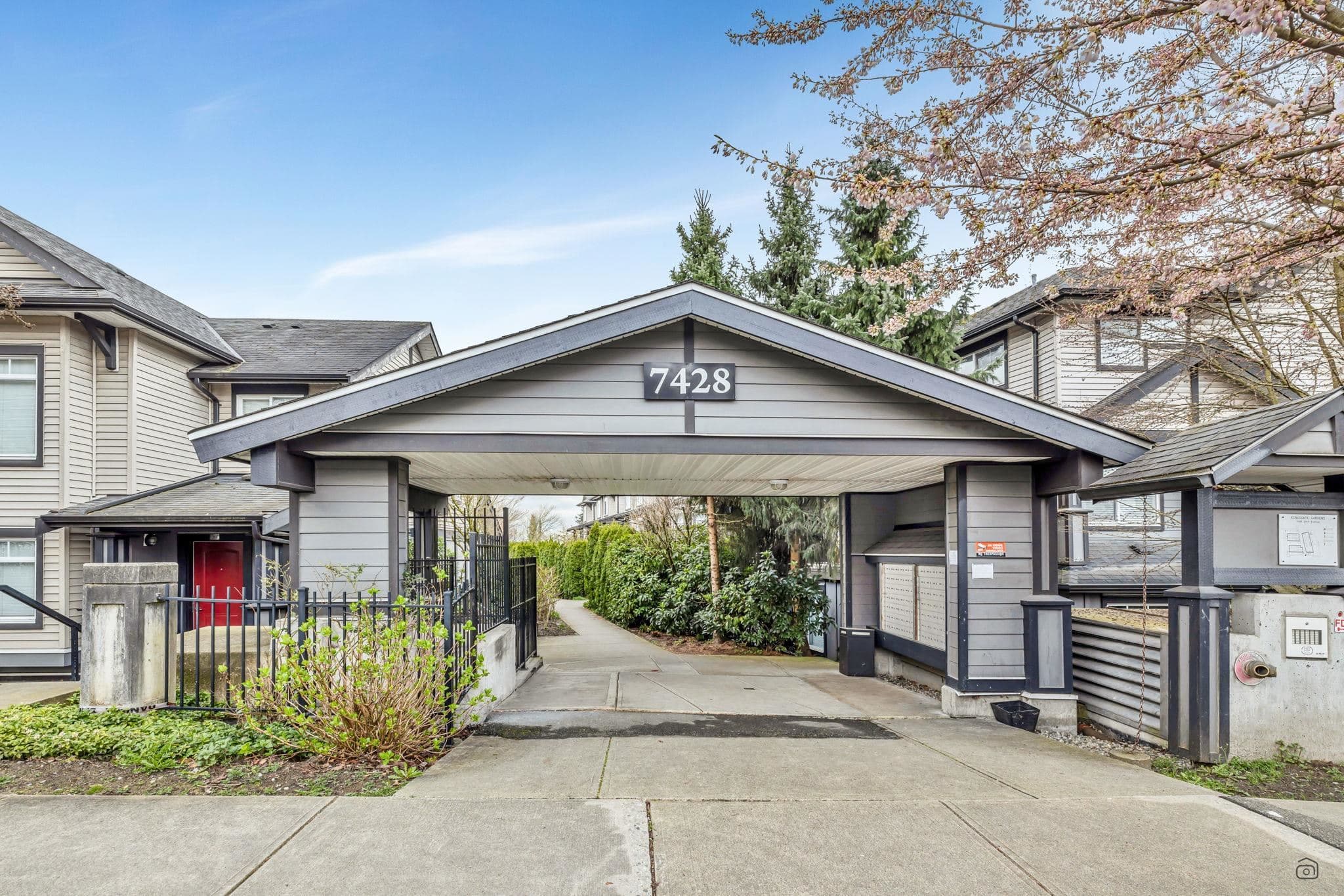 53 - 7428 14th Avenue, Burnaby, V3N 0C2 — photo 2