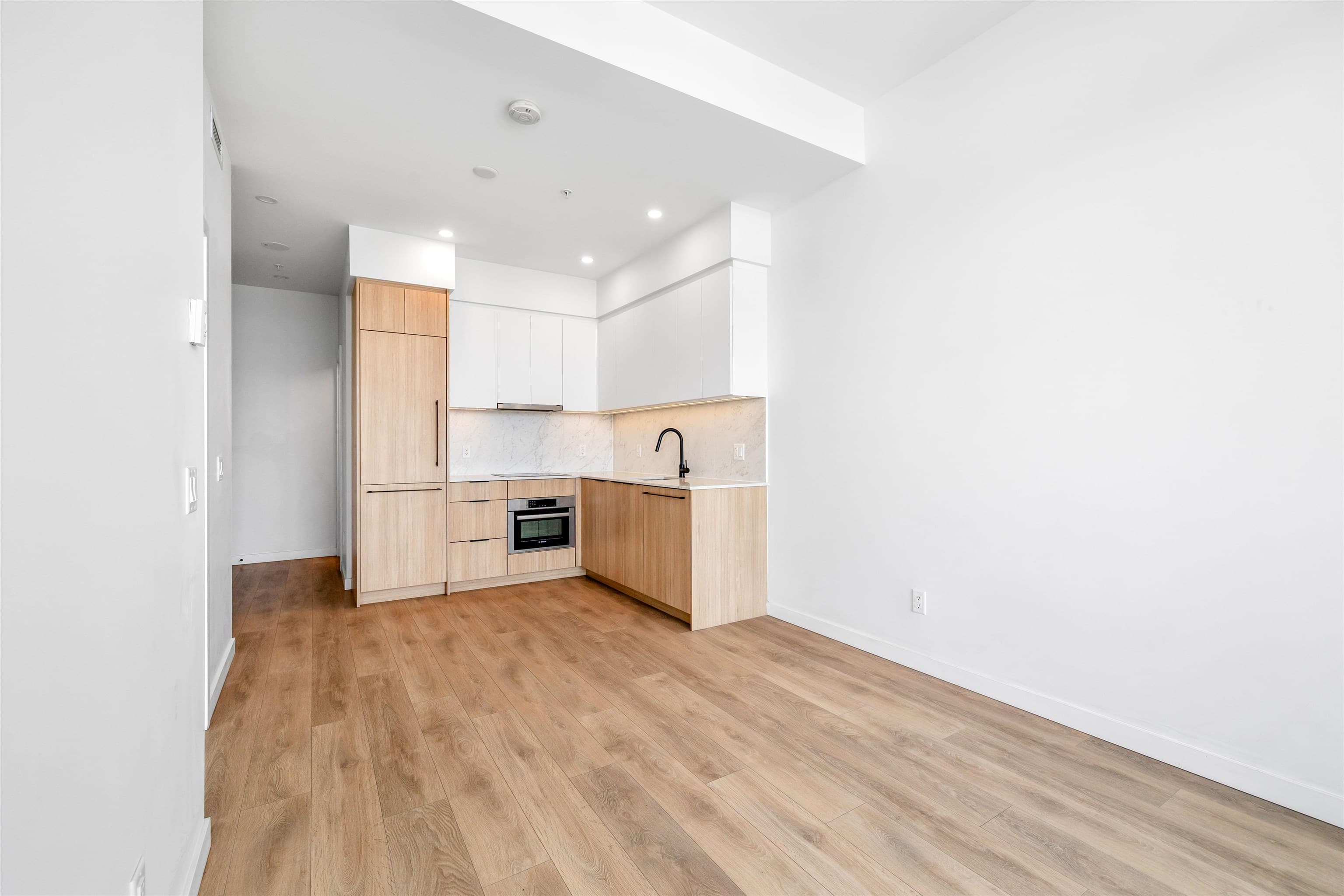 3001 - 13685 102 Avenue, Surrey, V3T 1N7 — photo 5