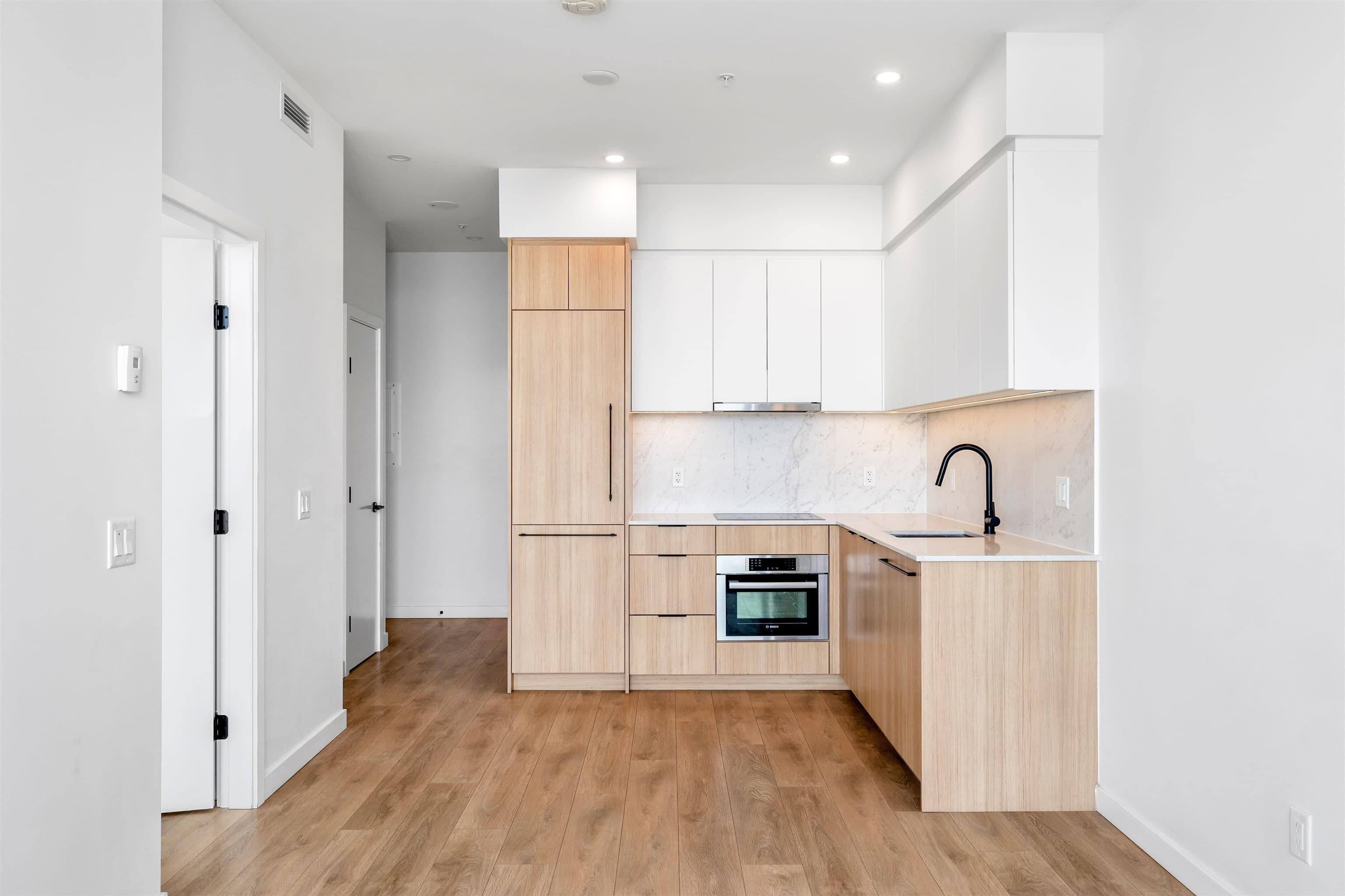 3001 - 13685 102 Avenue, Surrey, V3T 1N7 — photo 4