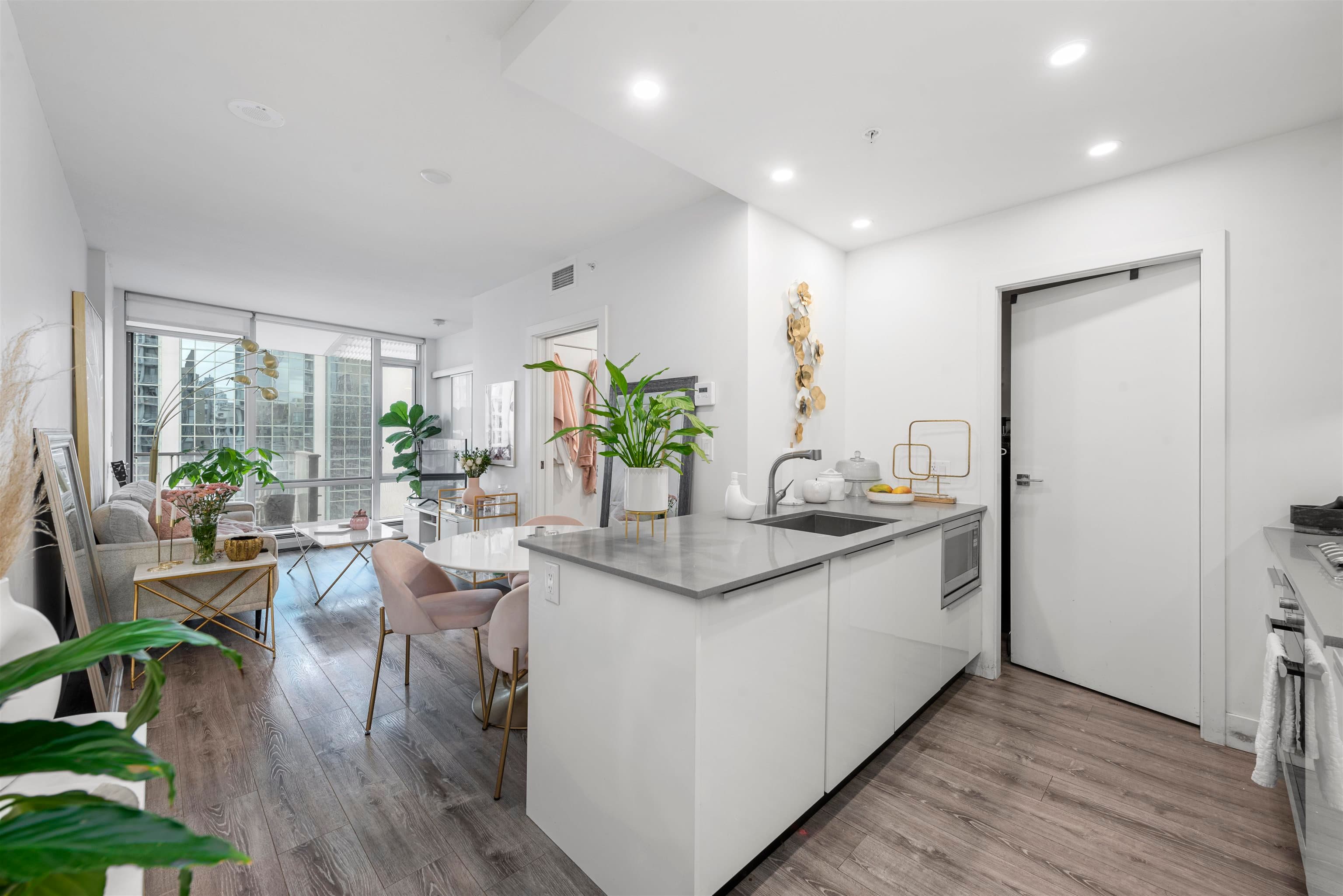 1809 - 1283 Howe Street, Vancouver, V6Z 0E3 — photo 4