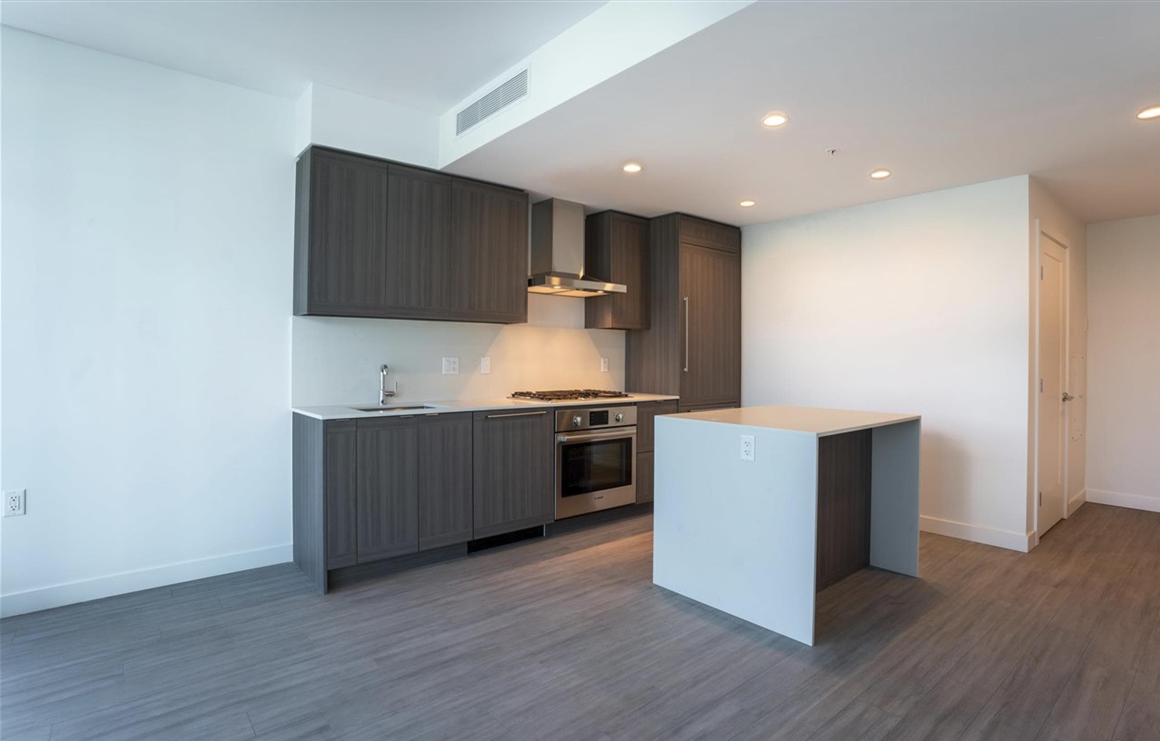 1107 - 2311 Beta Avenue, Burnaby, V5C 0M1 — photo 2