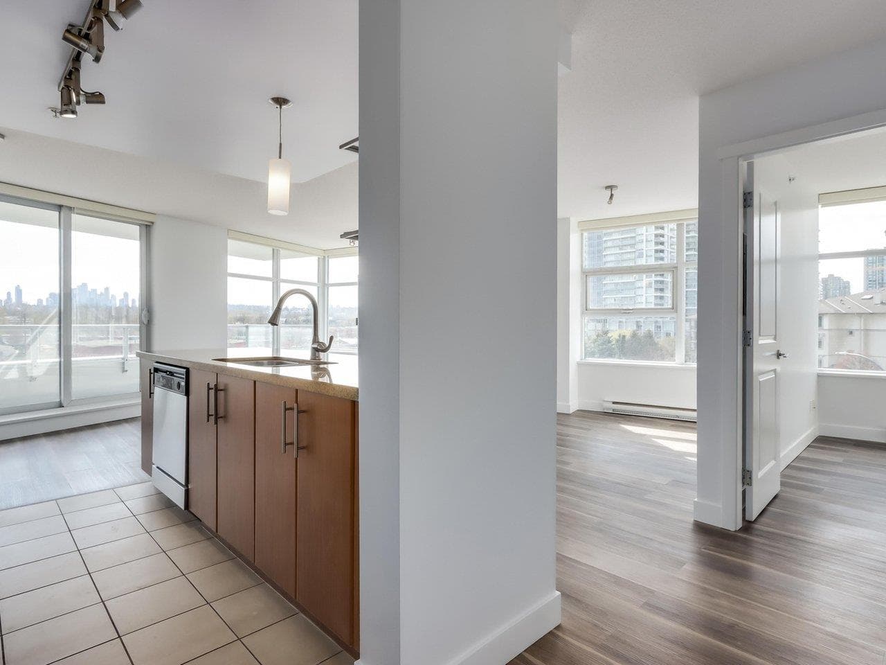 507 - 2289 Yukon Crescent, Burnaby, V5C 0B2 — photo 5