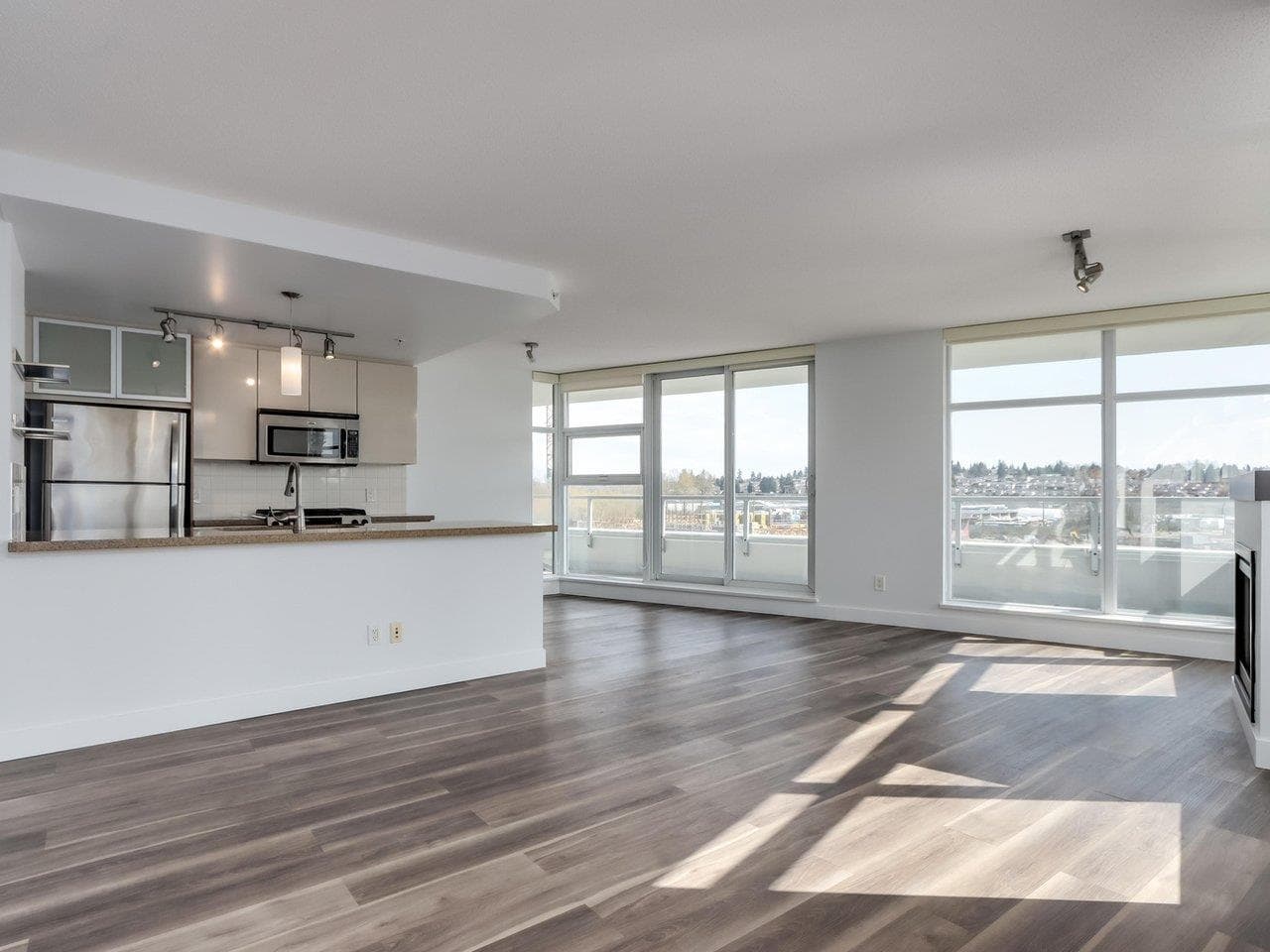 507 - 2289 Yukon Crescent, Burnaby, V5C 0B2 — photo 4