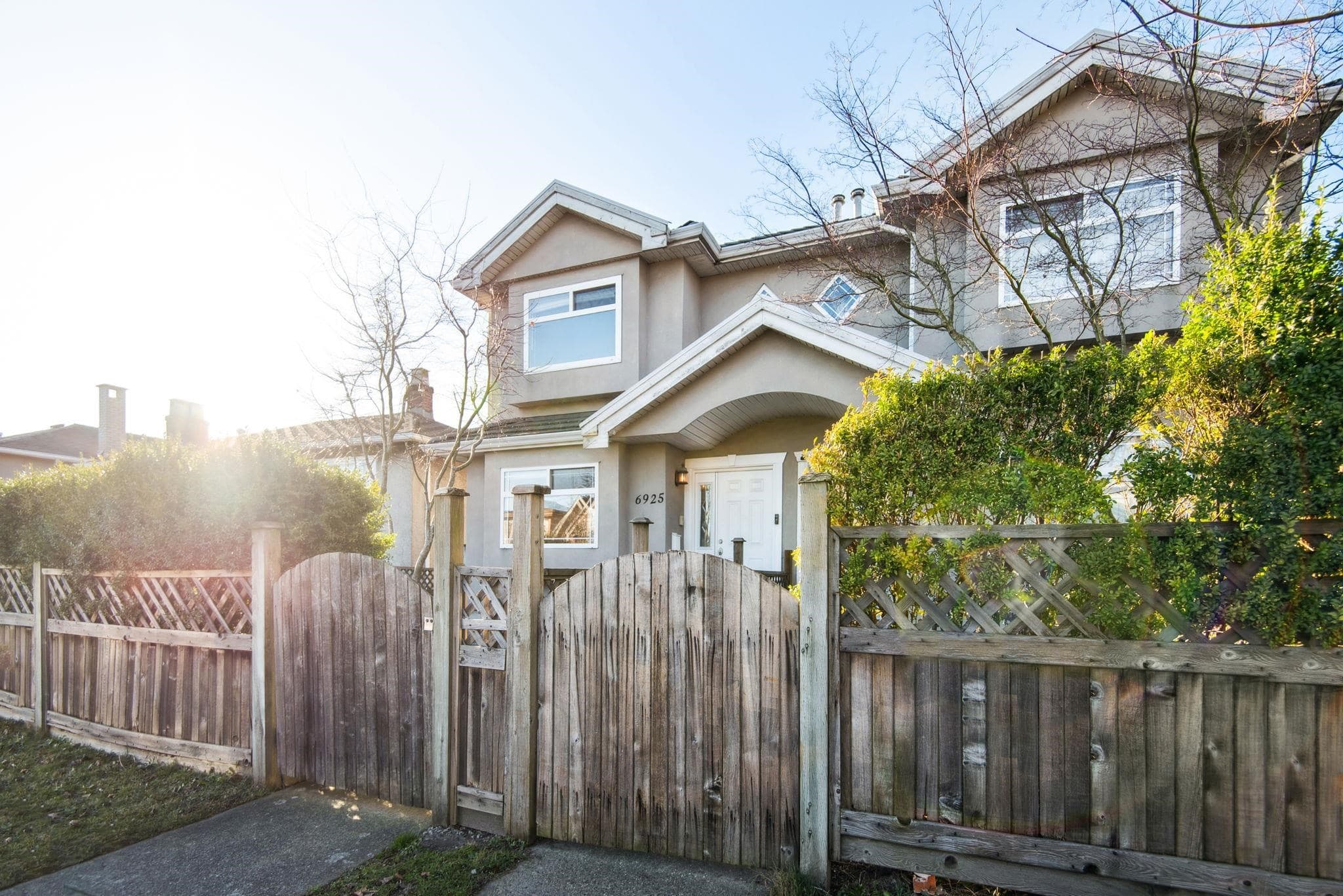 6925 Main Street, Vancouver, V5X 3H6 — photo 1