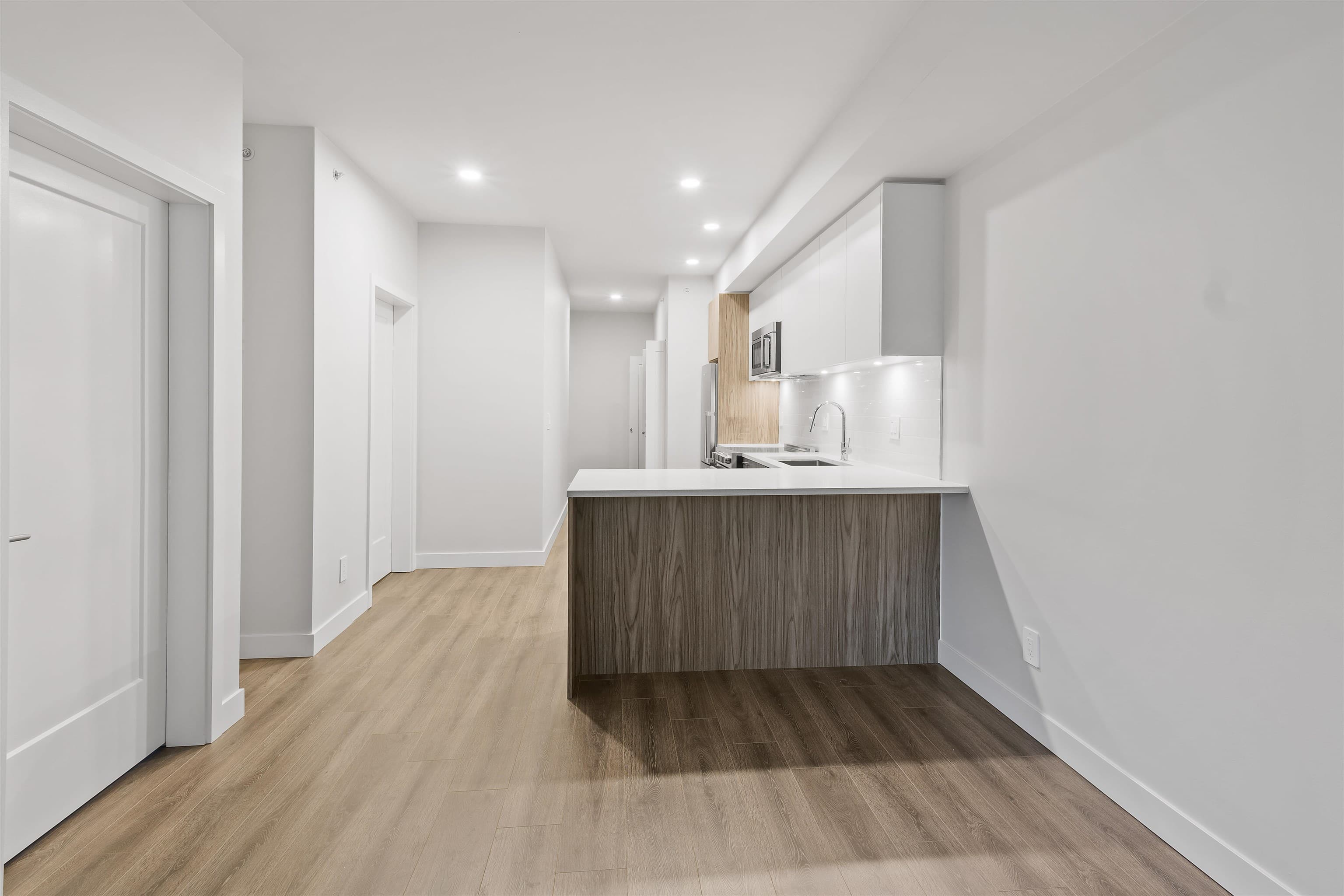 410 - 5535 Hastings Street, Burnaby, V5B 1R2 — photo 5