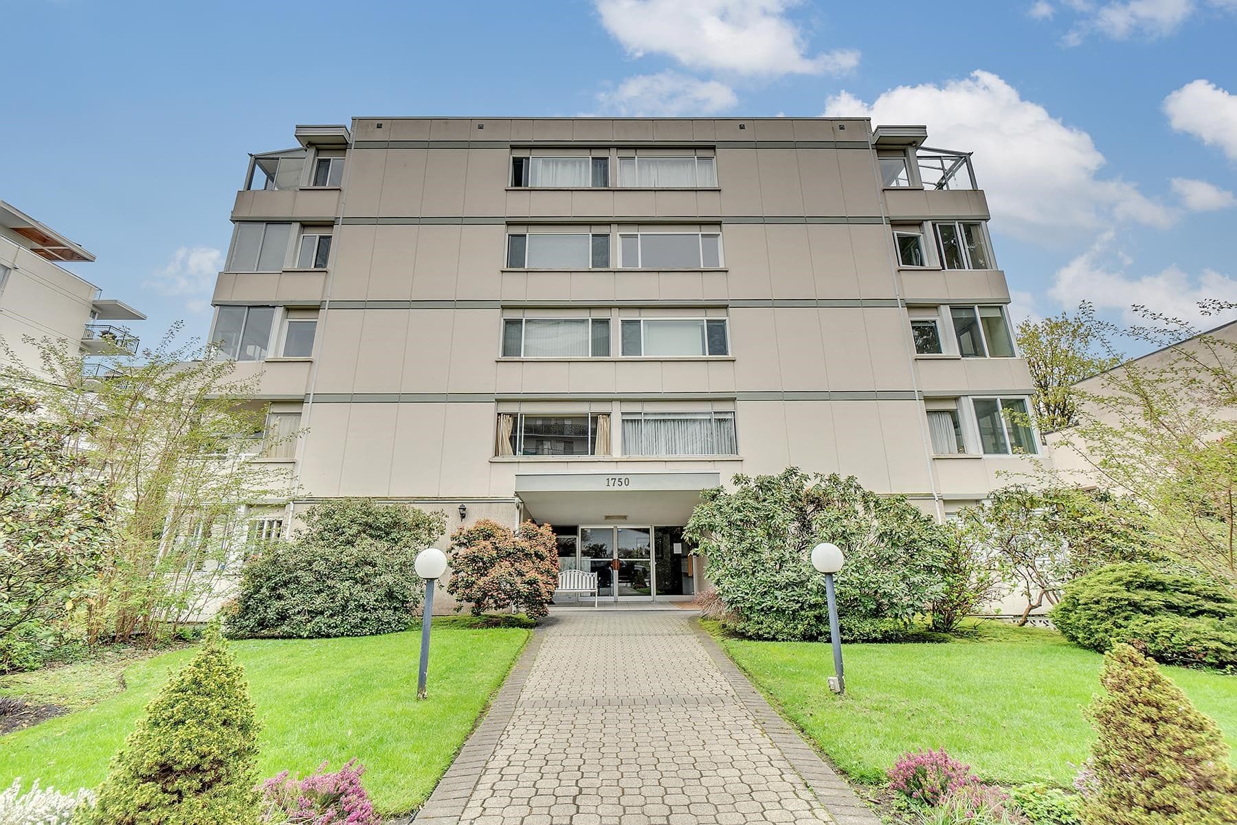 101 - 1750 Esquimalt Avenue, West Vancouver, V7V 1R8 — photo 3
