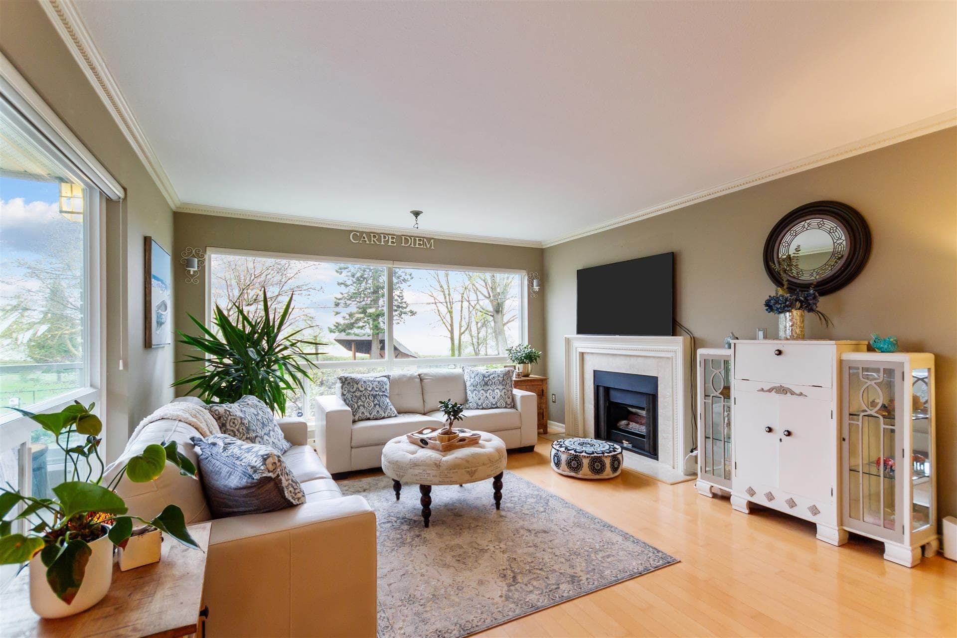 101 - 15717 Marine Drive, White Rock, V4B 1E4 — photo 2