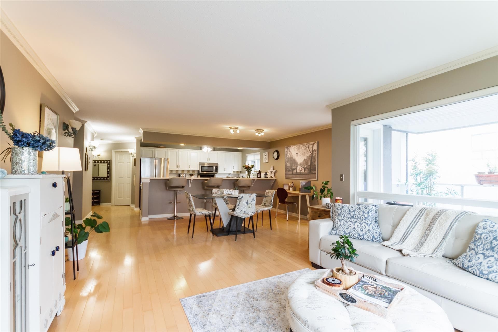 101 - 15717 Marine Drive, White Rock, V4B 1E4 — photo 4