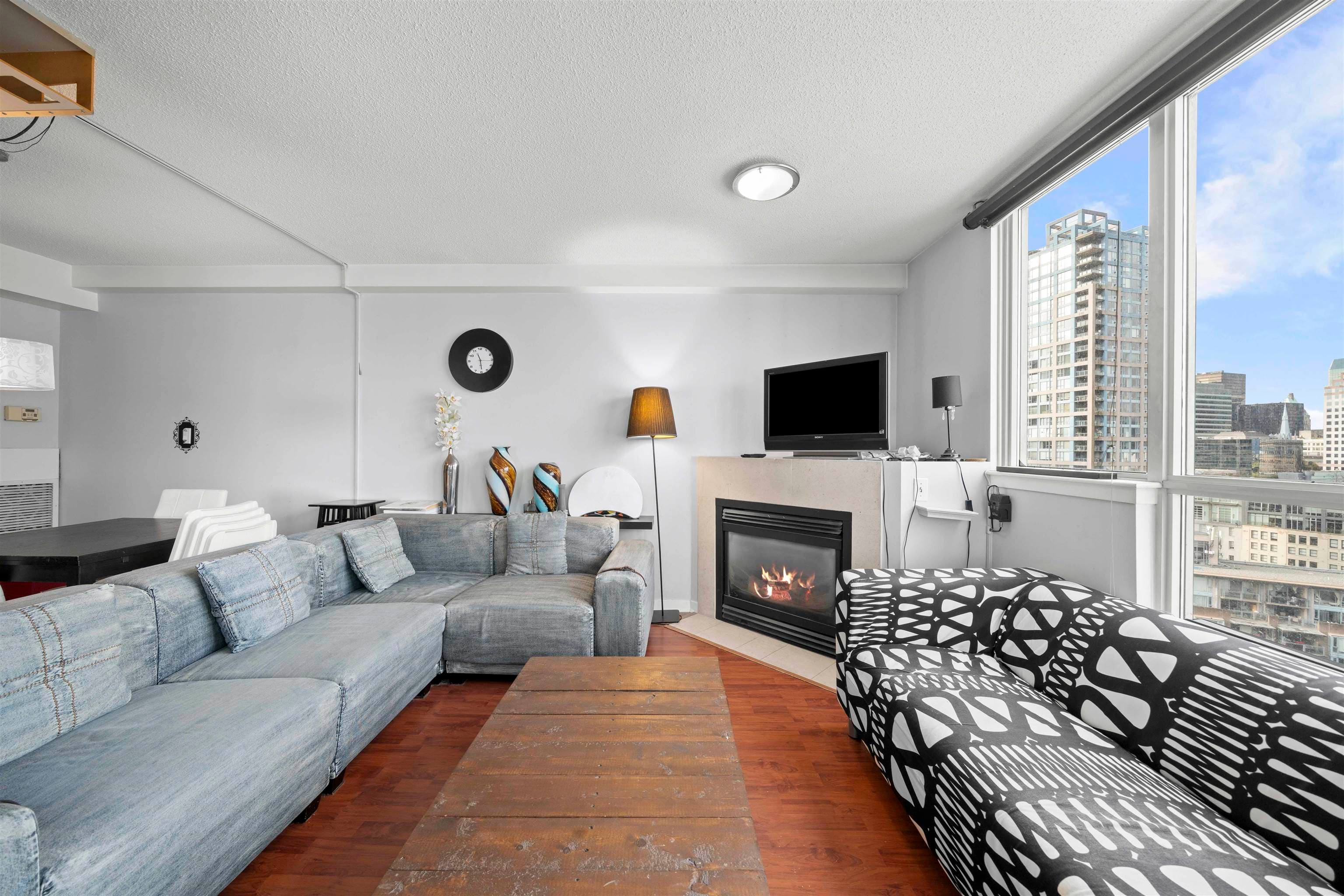1905 - 63 Keefer Place, Vancouver, V6B 6N6 — photo 2