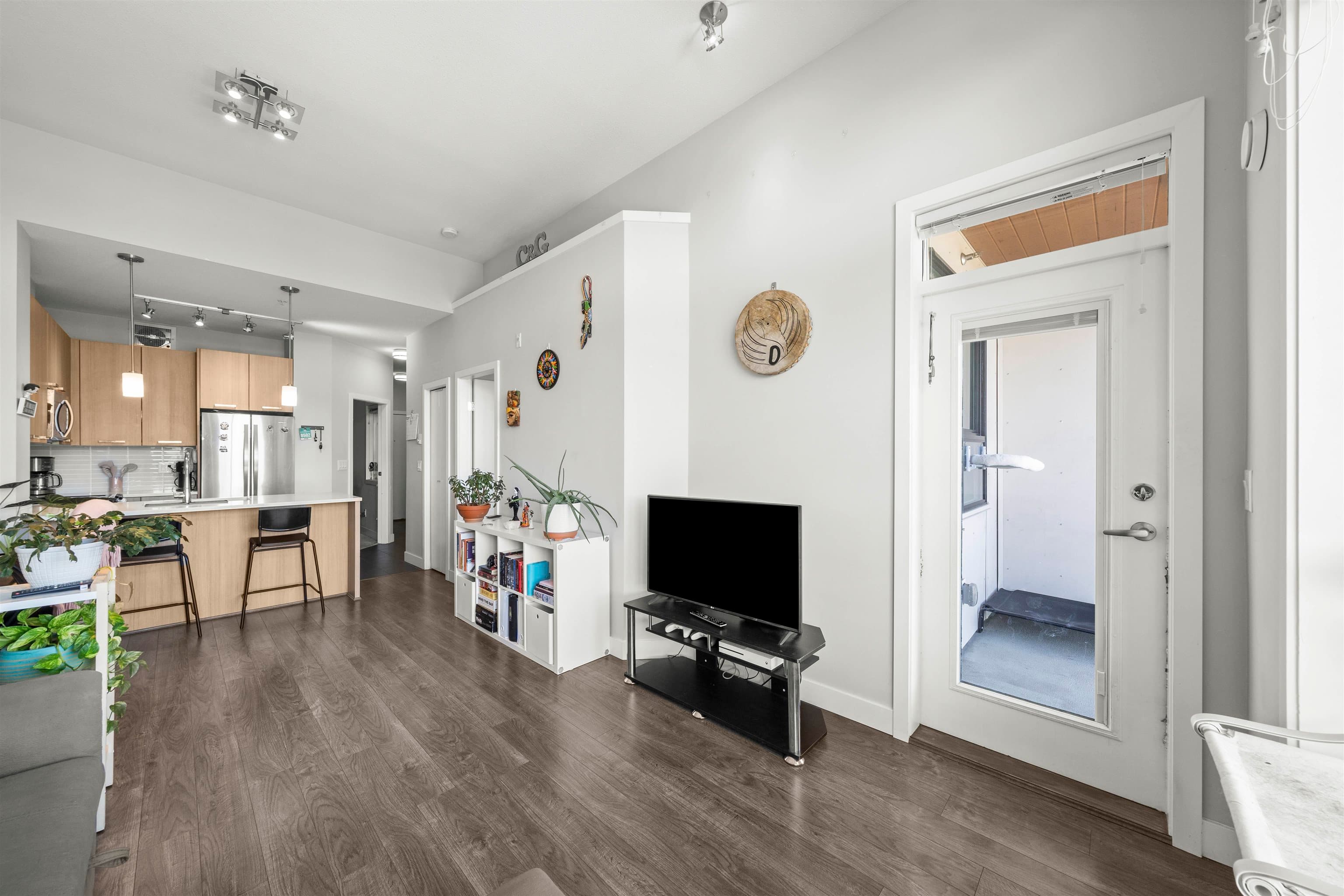 502 - 15388 105 Avenue, Surrey, V3R 0C4 — photo 5