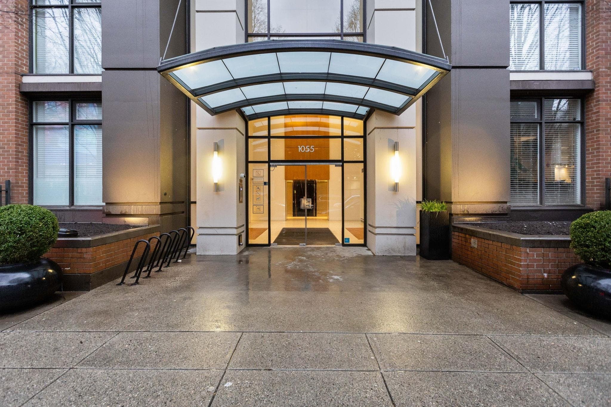 1806 - 1055 Homer Street, Vancouver, V6B 1G3 — photo 4