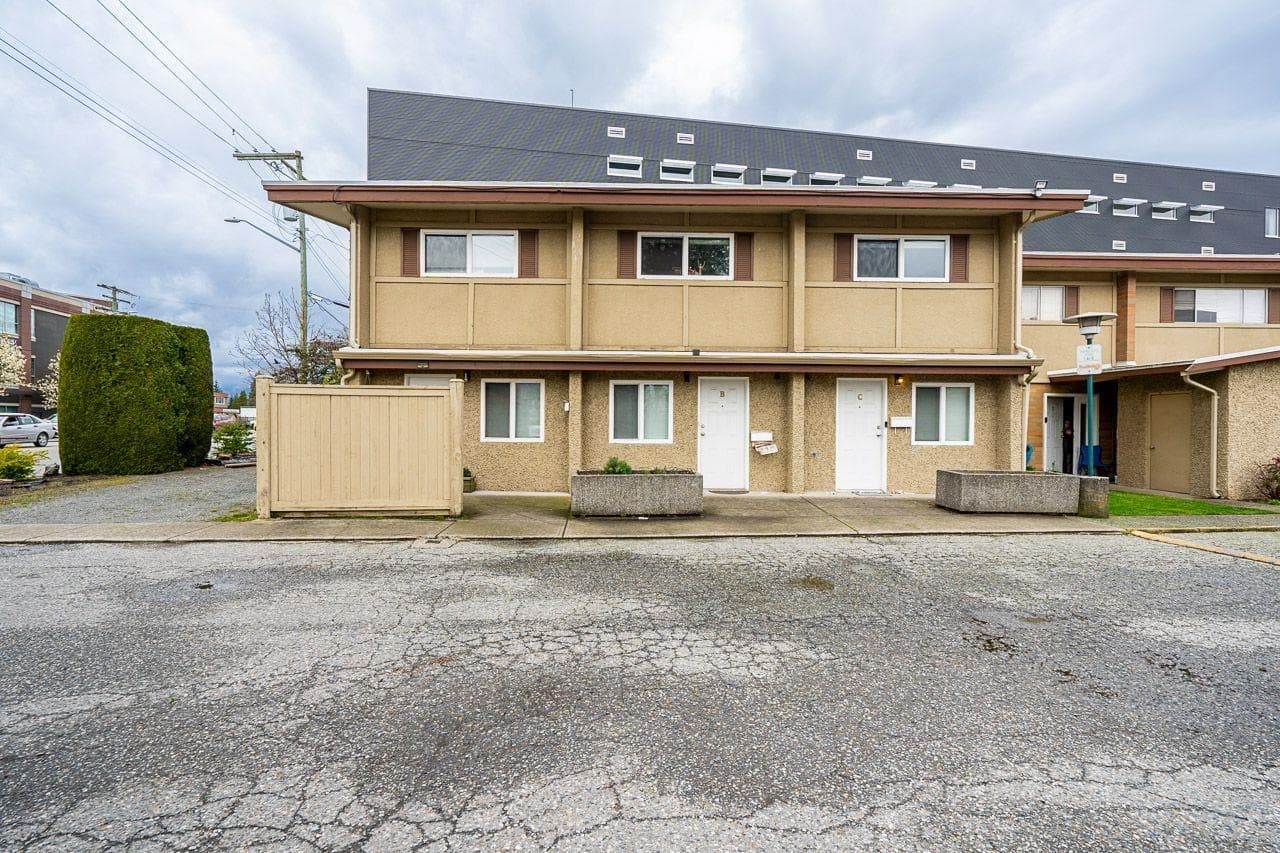 A - 2048 Mccallum Road, Abbotsford, V2S 3N4 — photo 2