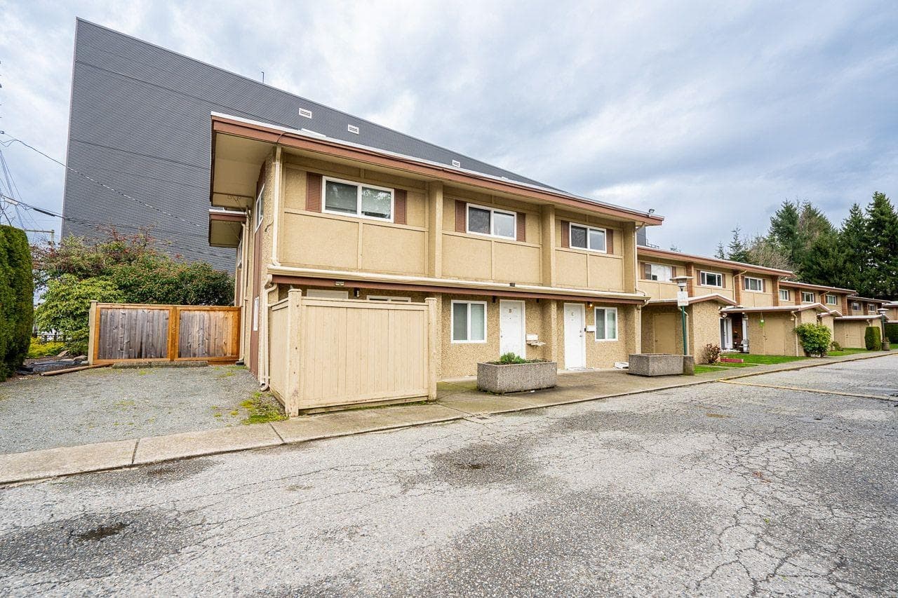A - 2048 Mccallum Road, Abbotsford, V2S 3N4 — photo 1