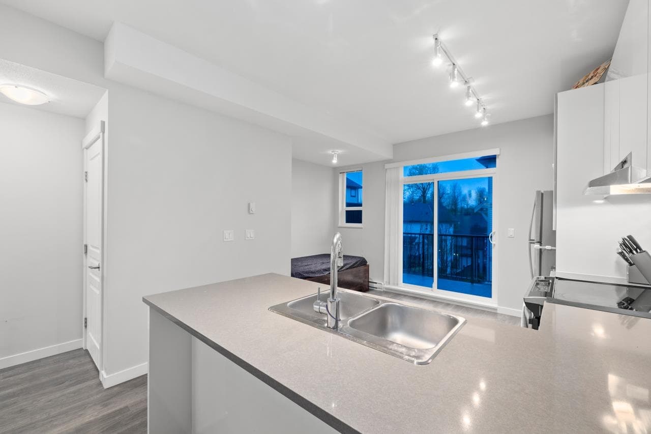 109 - 30930 Westridge Place, Abbotsford, V2T 0H6 — photo 2