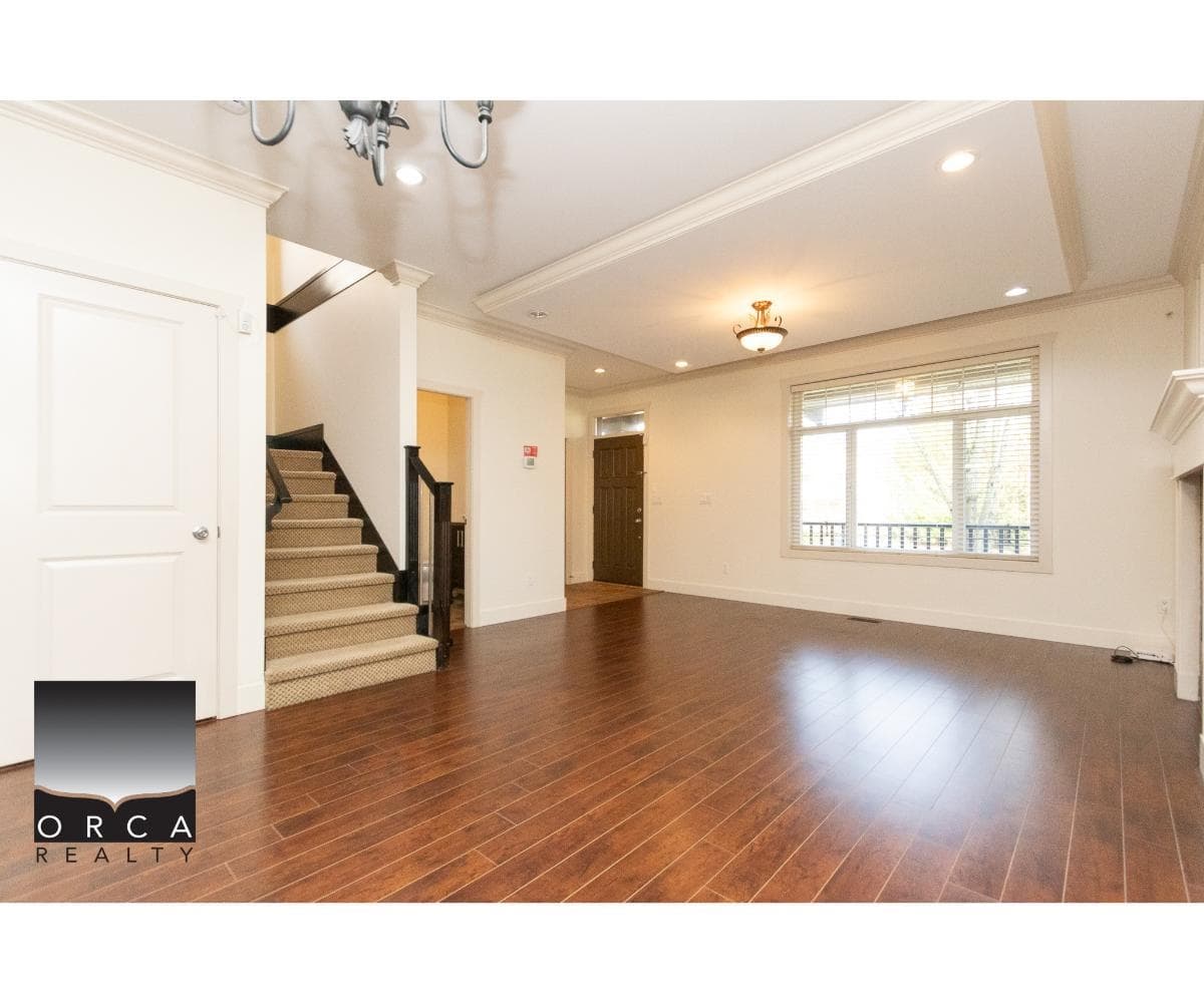 Entire w/oCoach - 6983 196 Street, Surrey, V4N 5Z1 — photo 2
