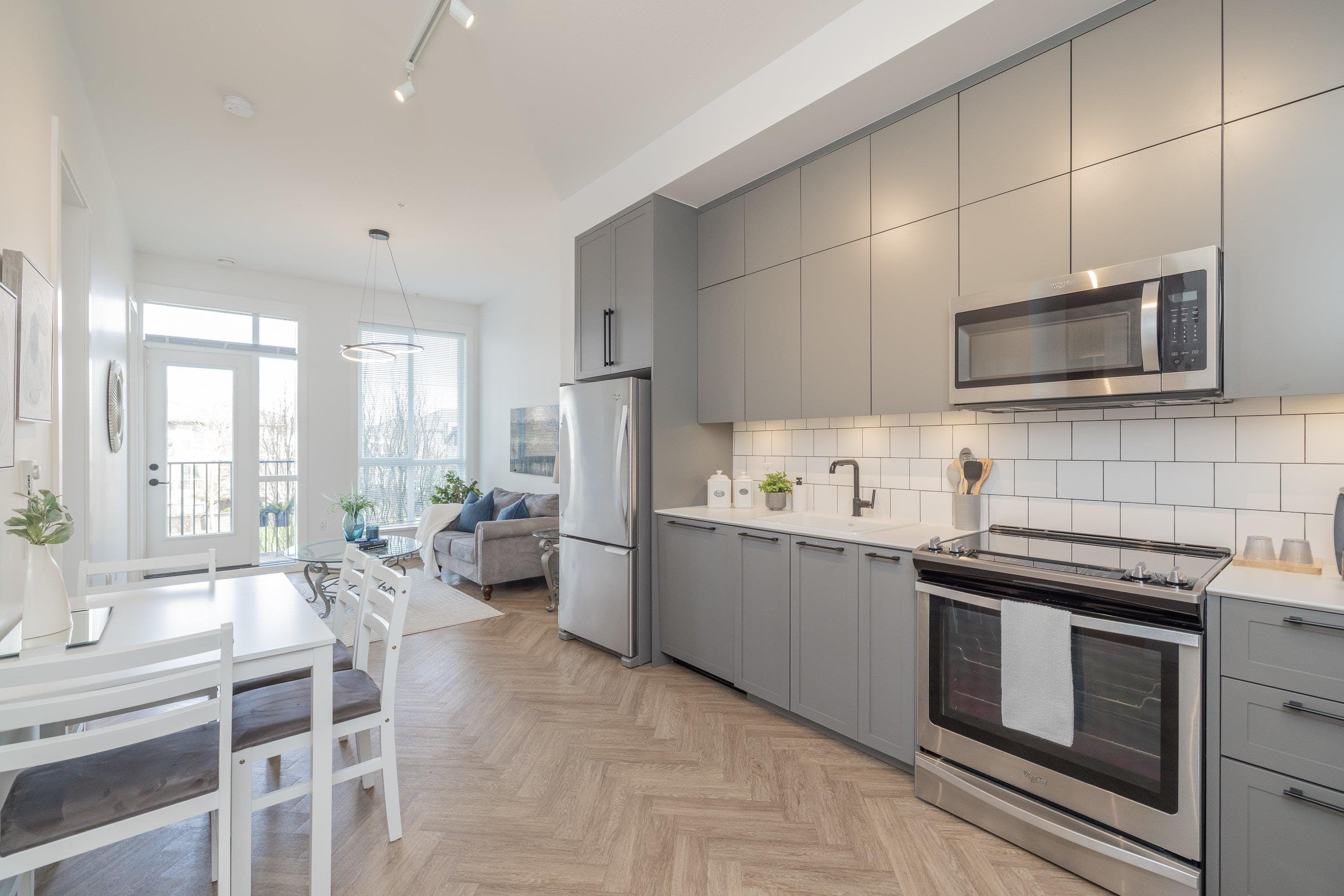203 - 10168 149 Street, Surrey, V3R 0E9 — photo 4