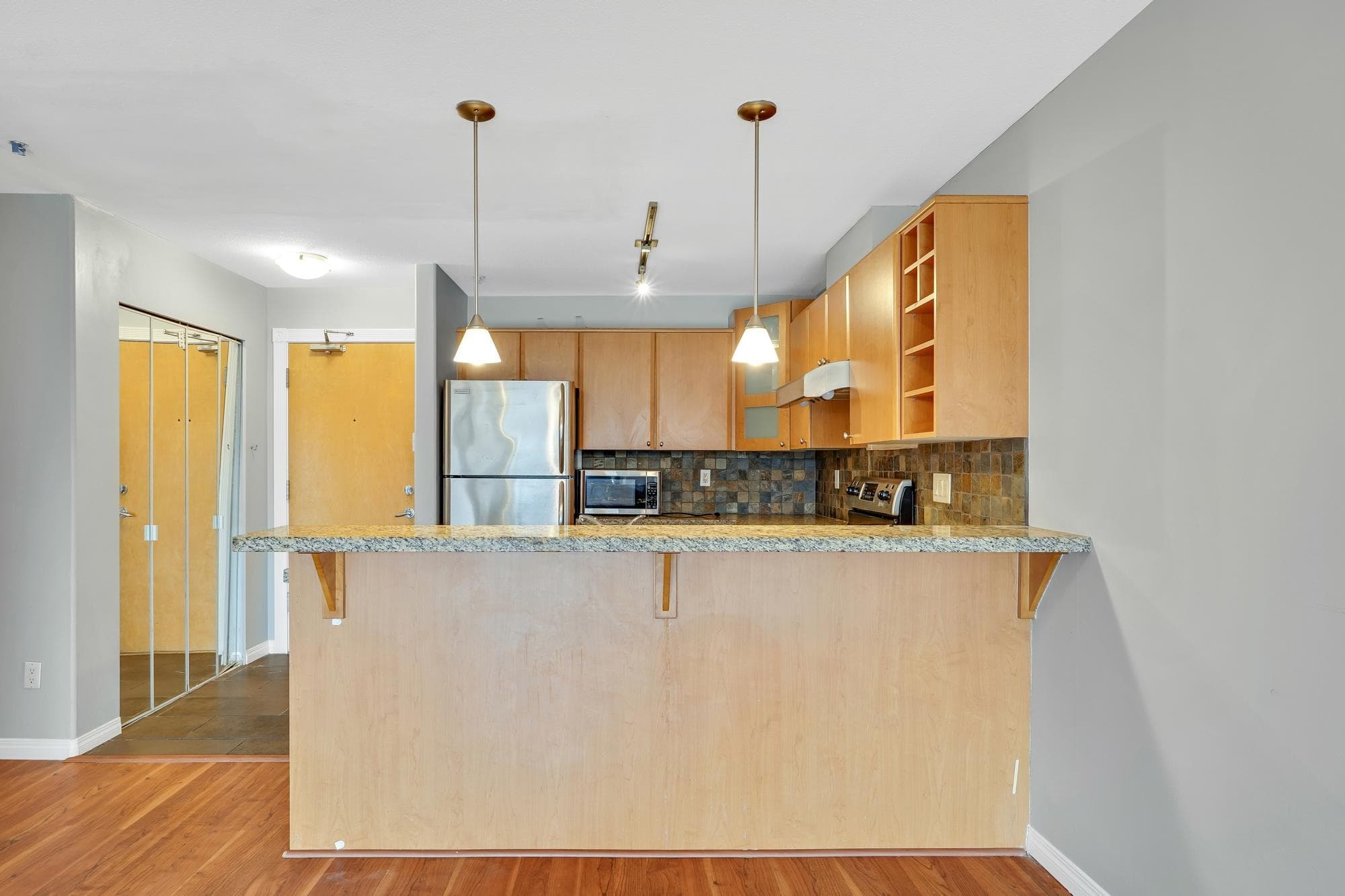 212 - 3136 St Johns Street, Port Moody, V3H 5E4 — photo 4