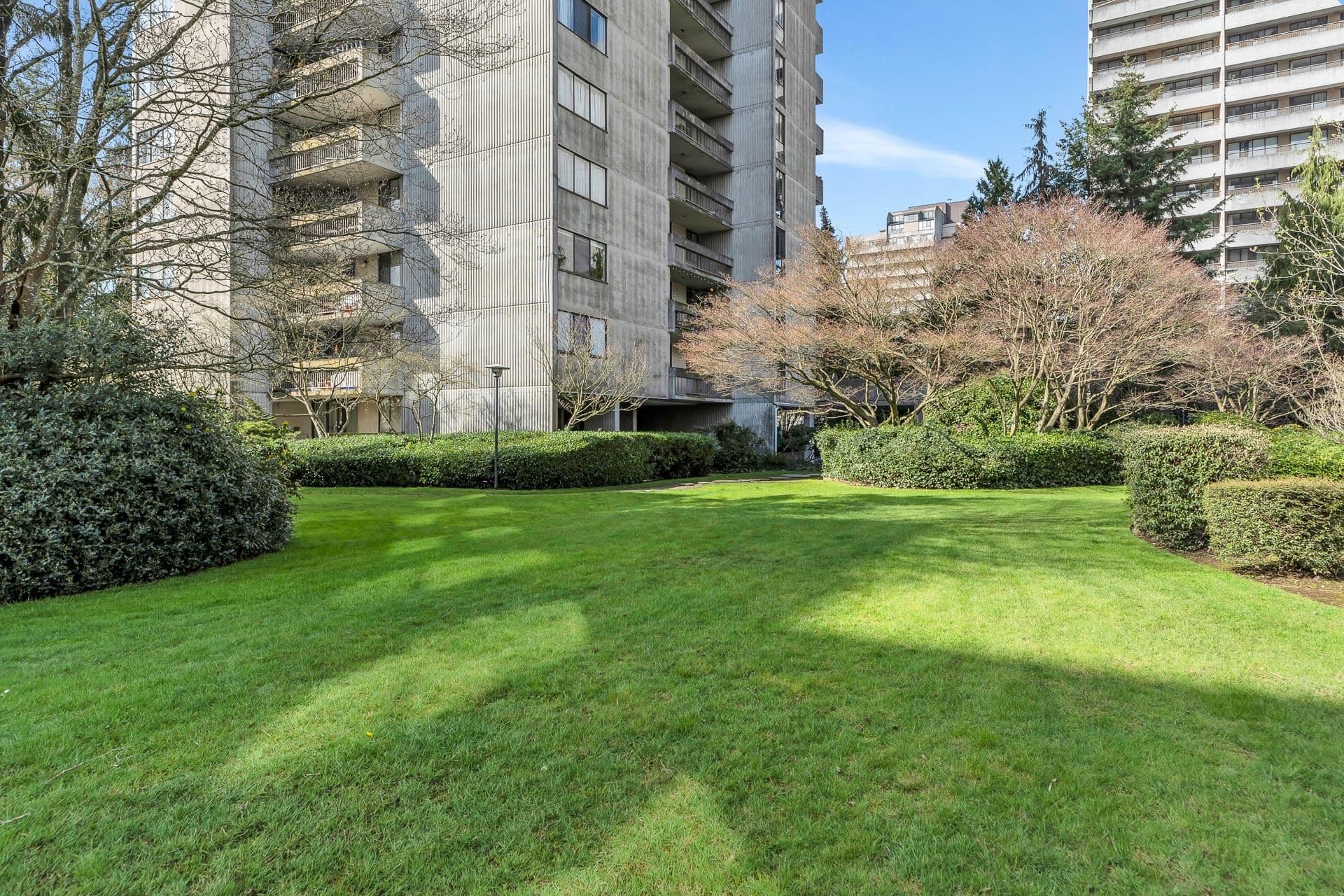 1403 - 6689 Willingdon Avenue, Burnaby, V5H 3Y8 — photo 4