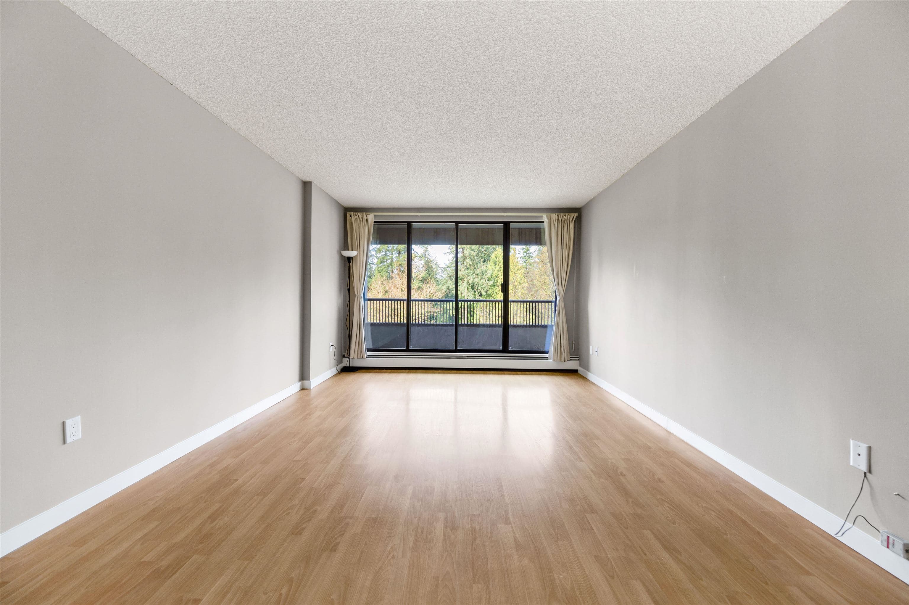 608 - 6595 Willingdon Avenue, Burnaby, V5H 4E5 — photo 5