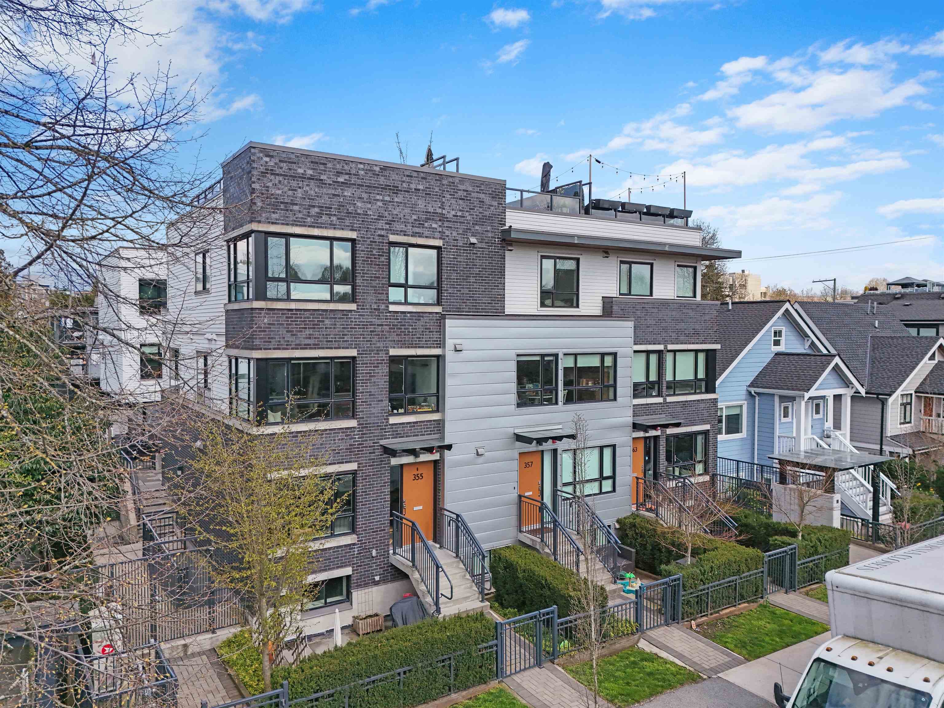 355 E 16th Avenue, Vancouver, V5T 2T7 — photo 2