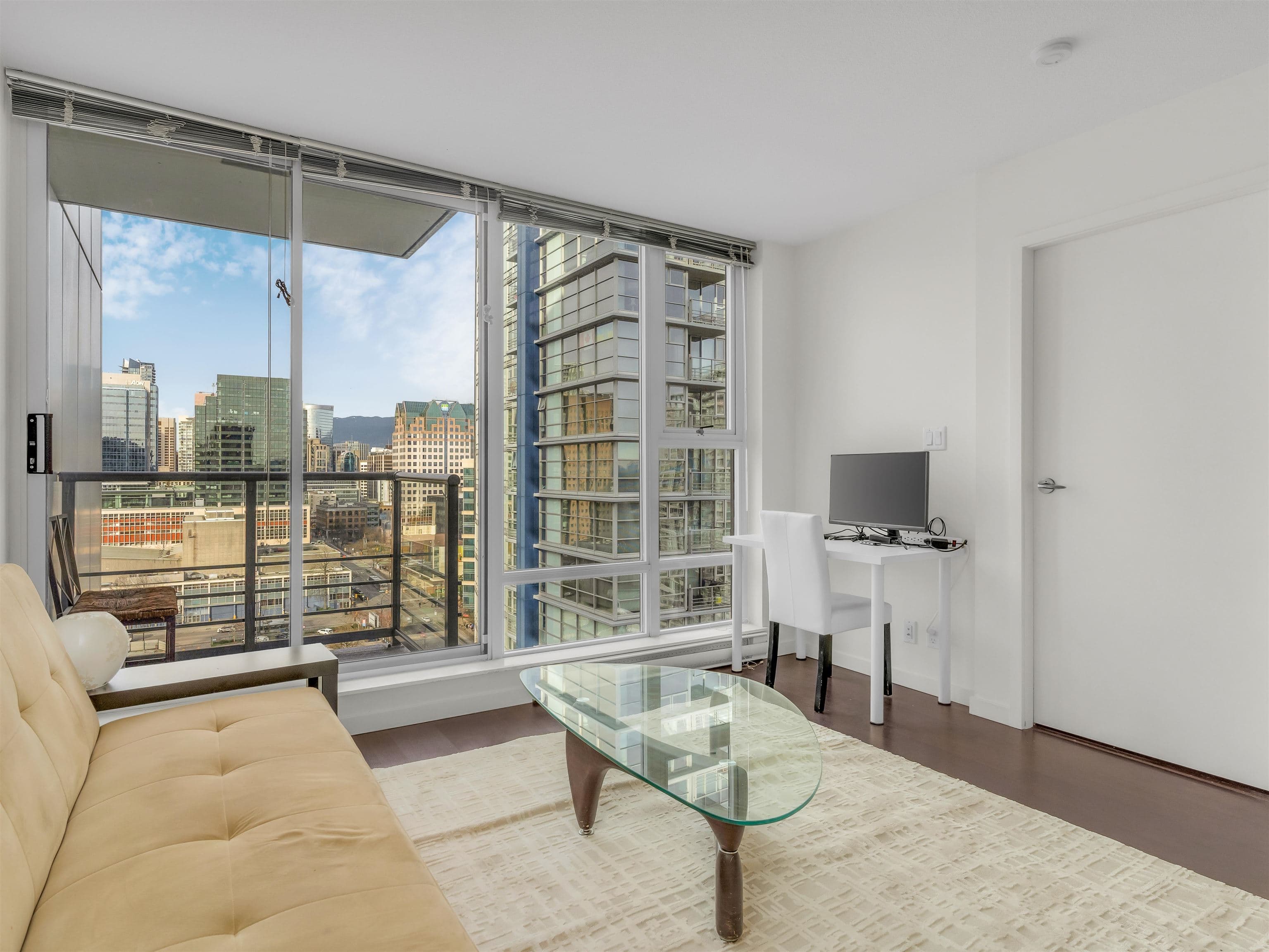 2209 - 131 Regiment Square, Vancouver, V6B 1X6 — photo 4