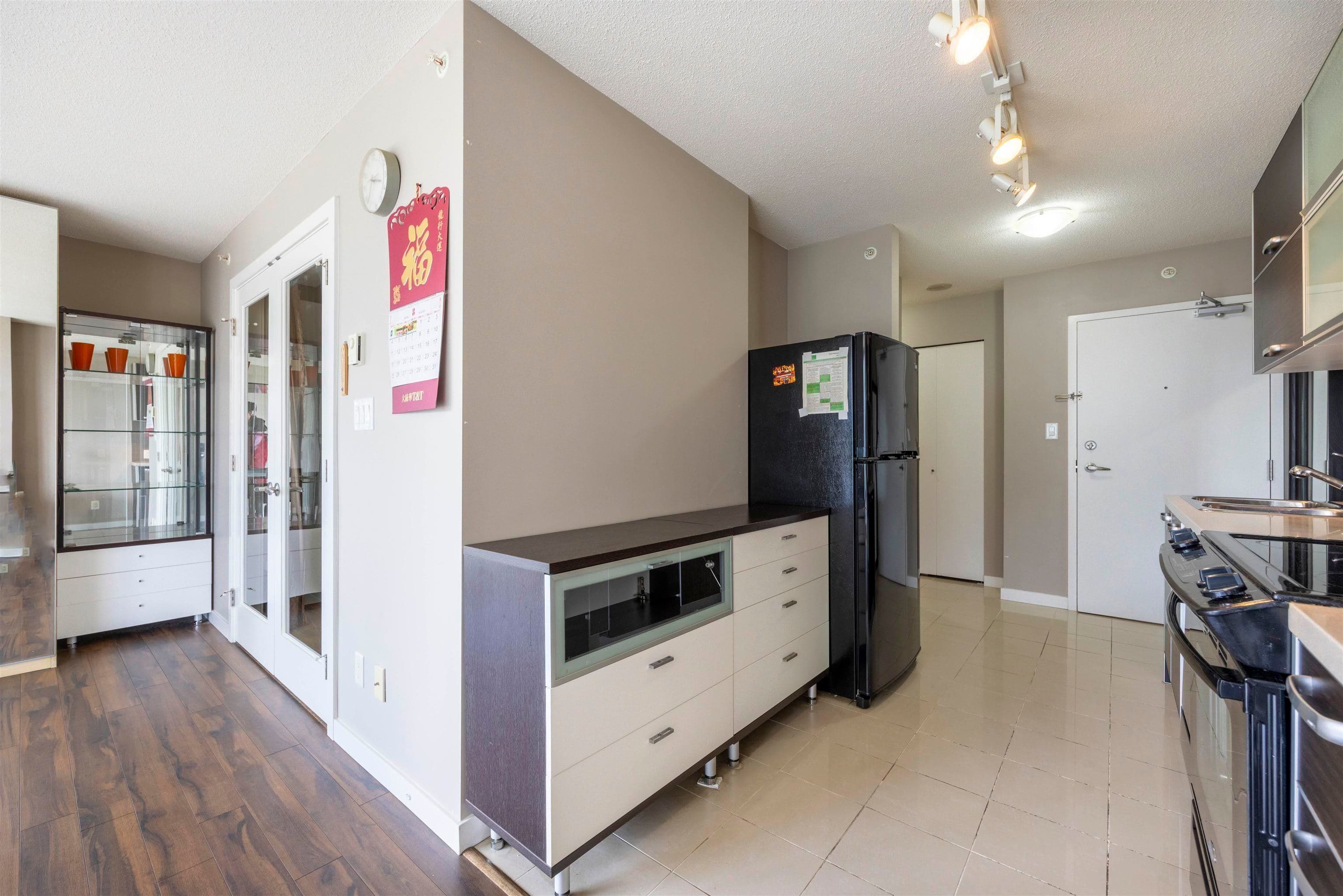 610 - 13688 100th Avenue, Surrey, V3T 0G5 — photo 2