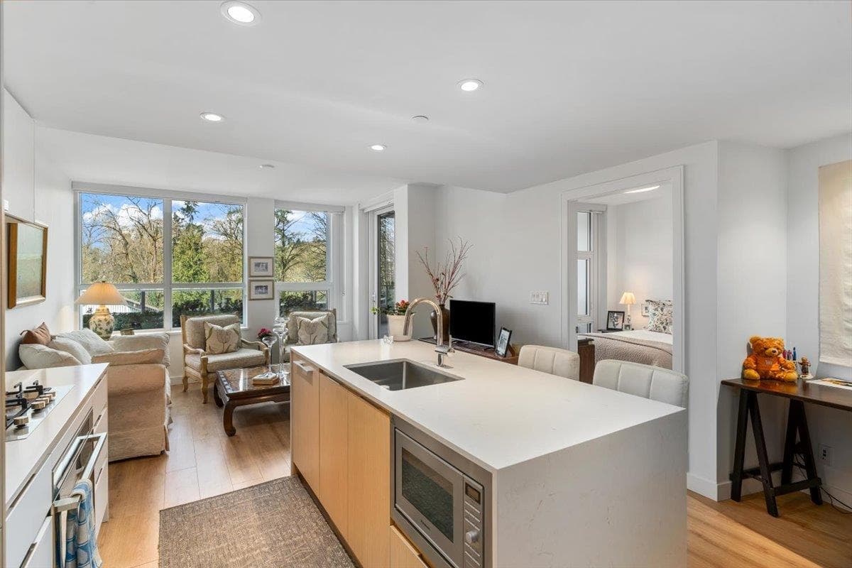 319 - 1500 Fern Street, North Vancouver, V7J 0E6 — photo 5