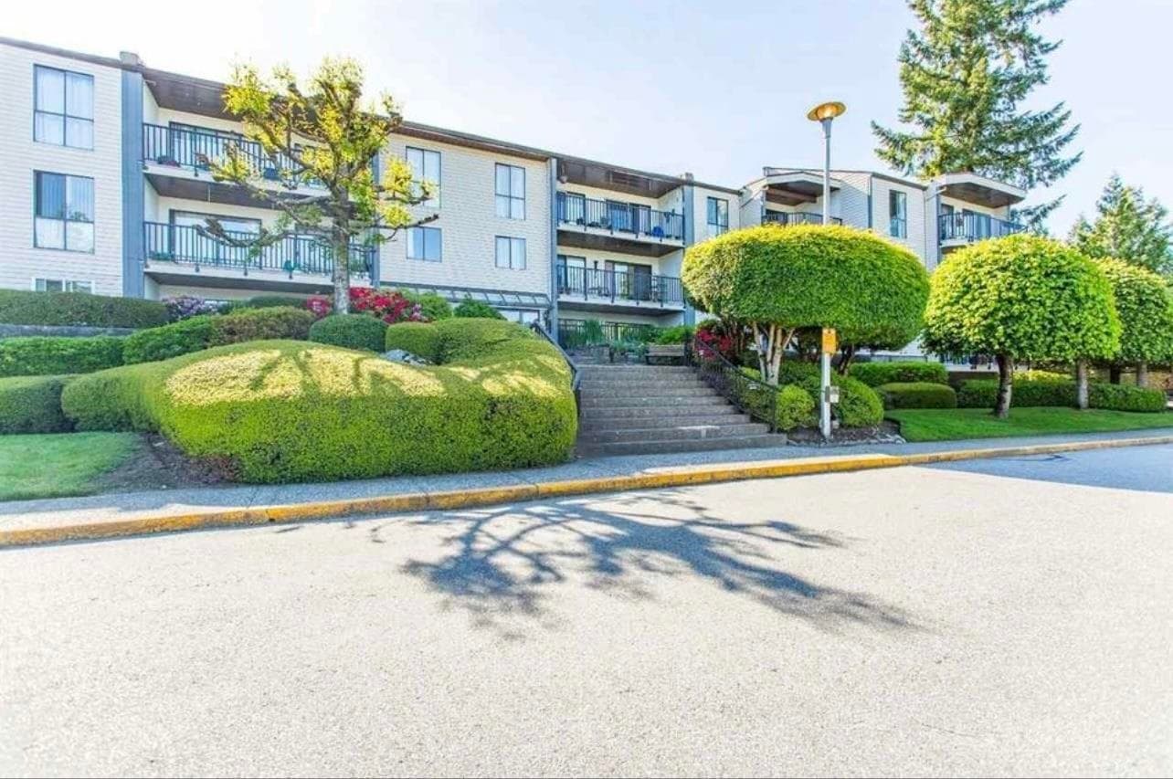 305 - 9952 149 Street, Surrey