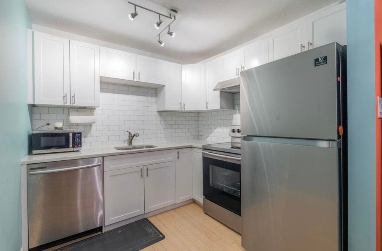 305 - 9952 149 Street, Surrey, V3R 7W7 — photo 4