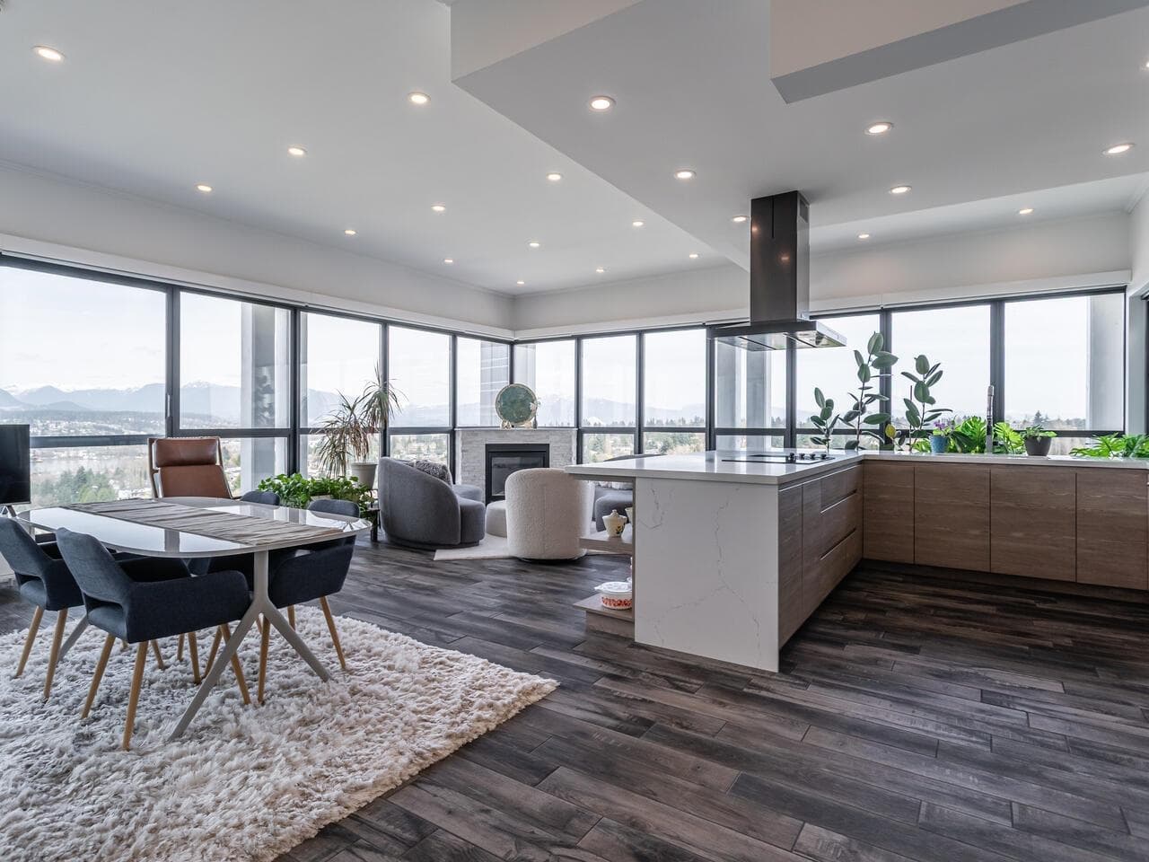 2203 - 10899 University Drive, Surrey, V3T 5V2 — photo 2