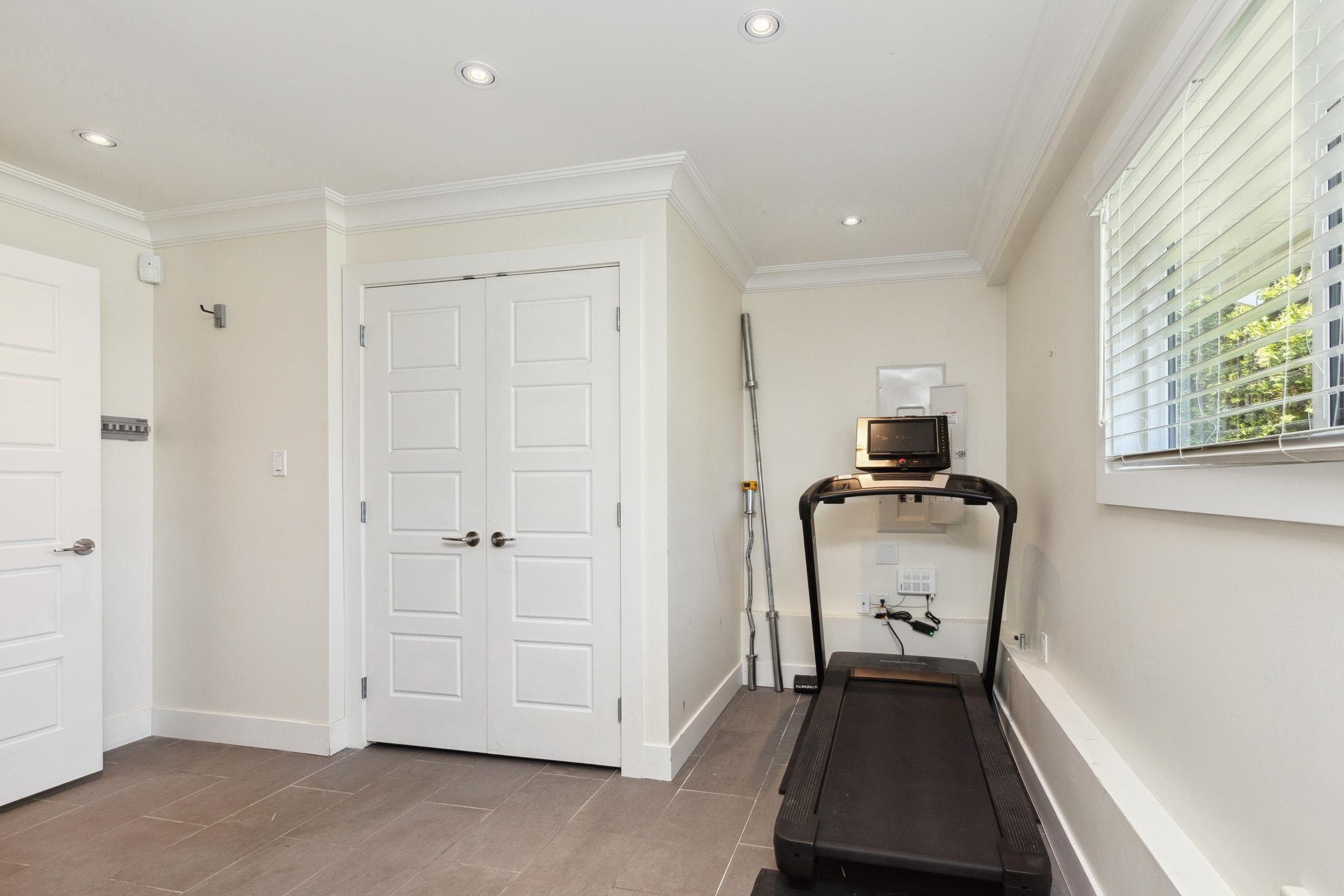14418 16a Avenue, Surrey, V4A 5T8 — photo 4
