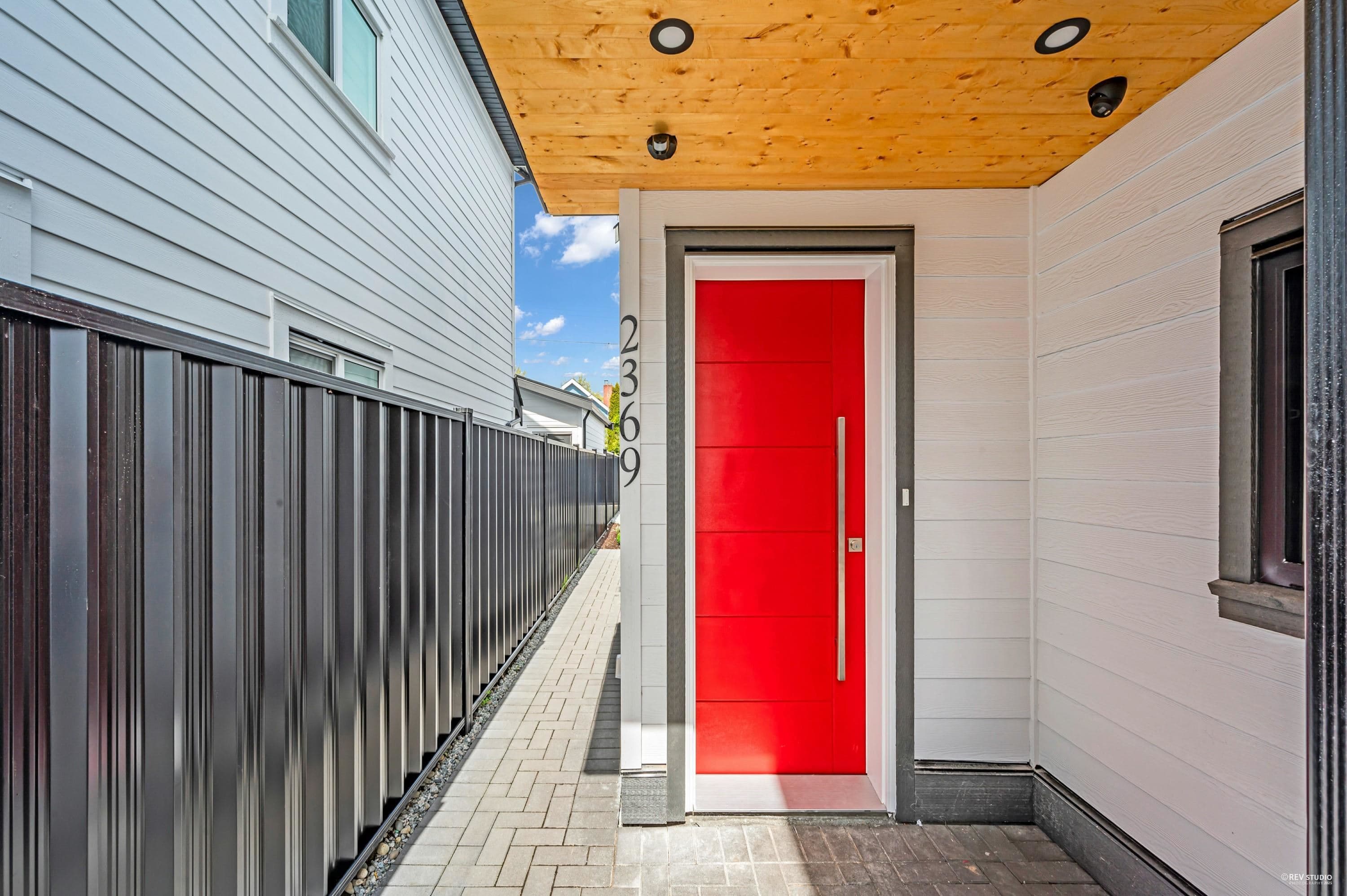 2369 Adanac Street, Vancouver, V5L 2E9 — photo 2