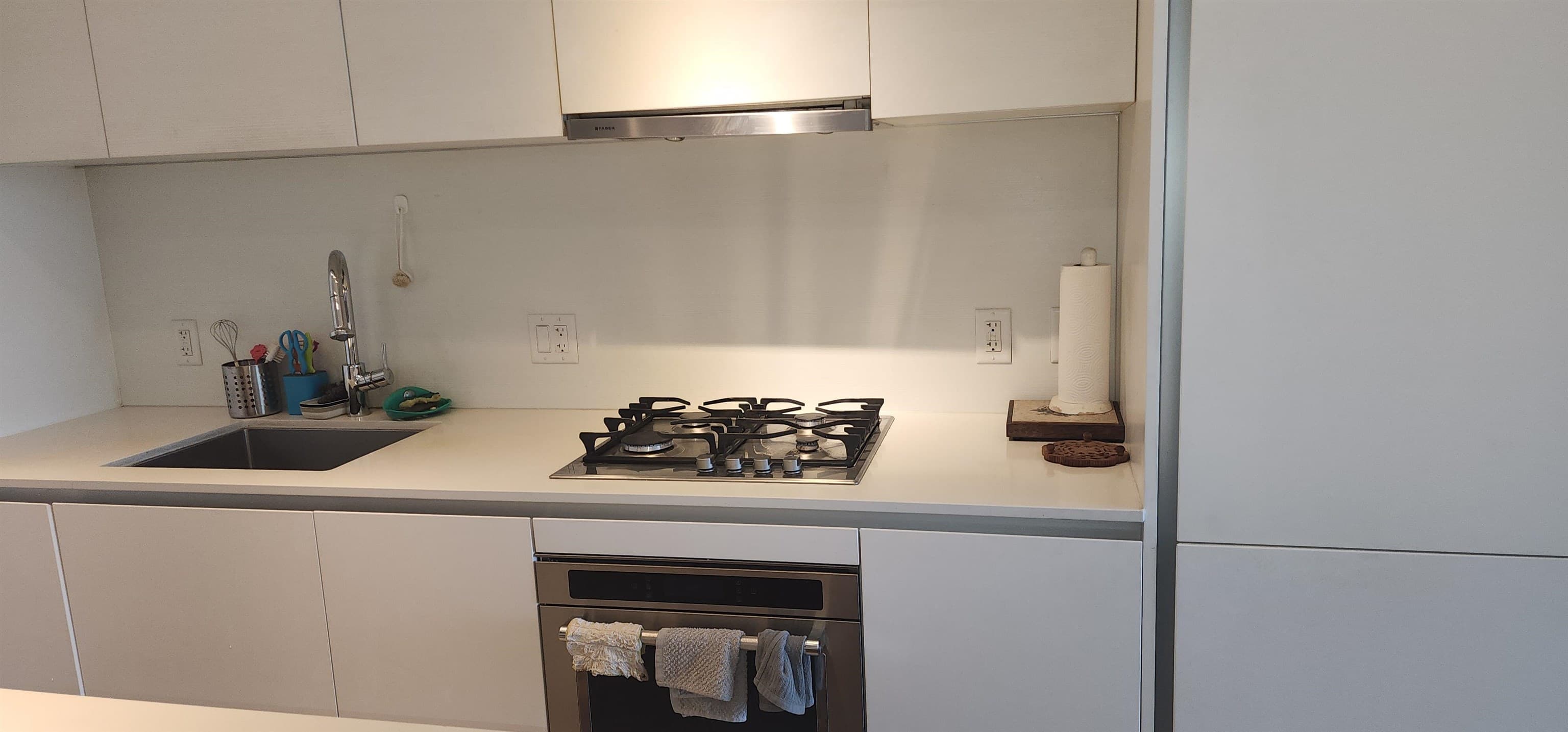 1403 - 908 Quayside Drive, New Westminster, V3M 0L4 — photo 2