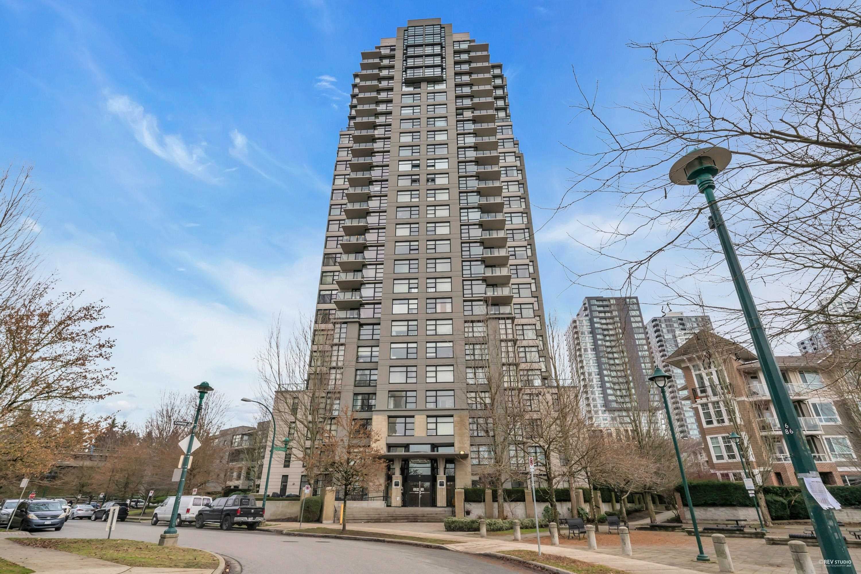 1807 - 5380 Oben Street, Vancouver, V5R 6H7 — photo 1