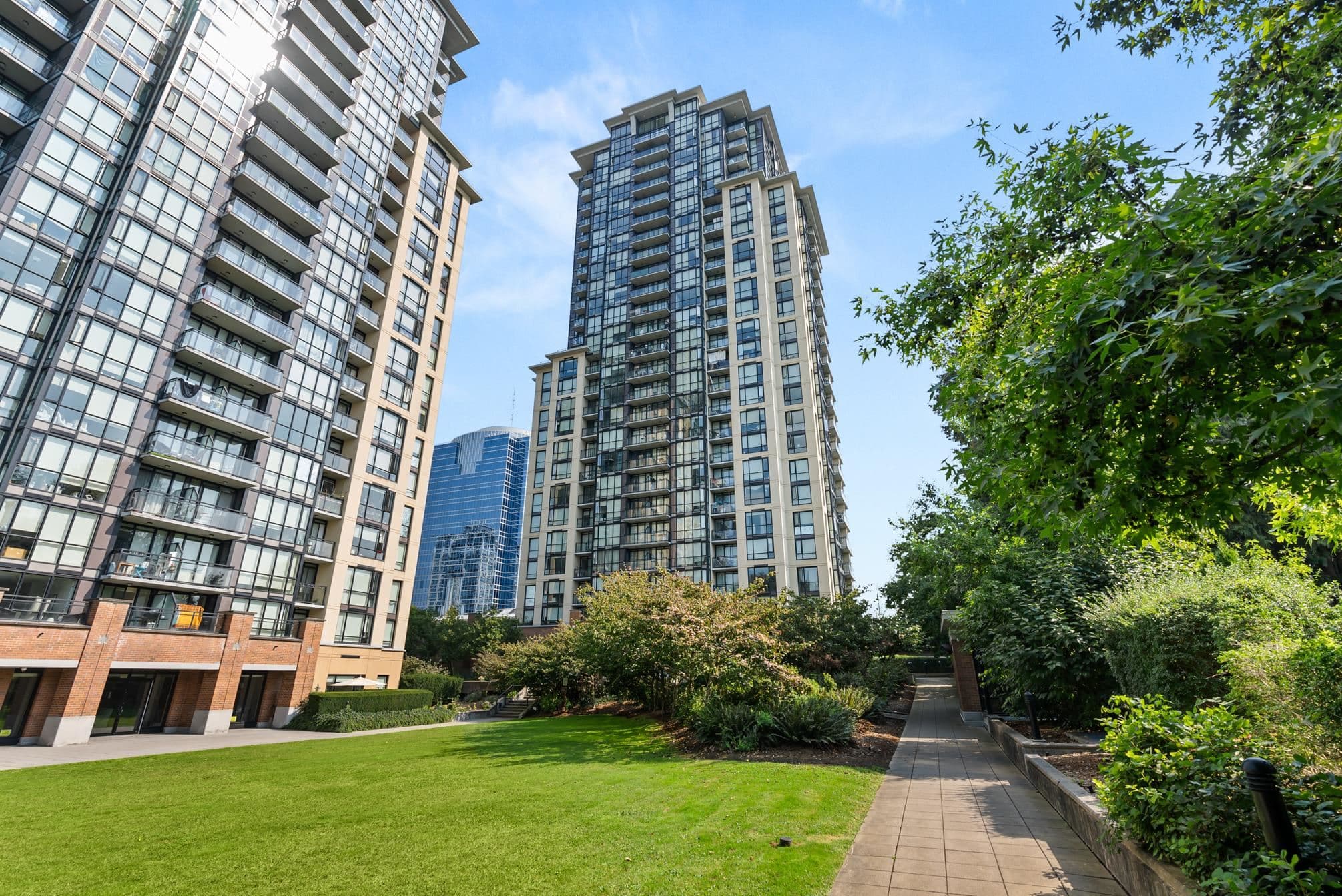 1903 - 10777 University Drive, Surrey, V3T 0E6 — photo 4