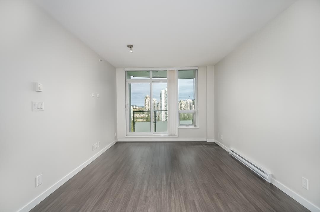 2207 - 3093 Windsor Gate, Coquitlam, V3B 0N2 — photo 2