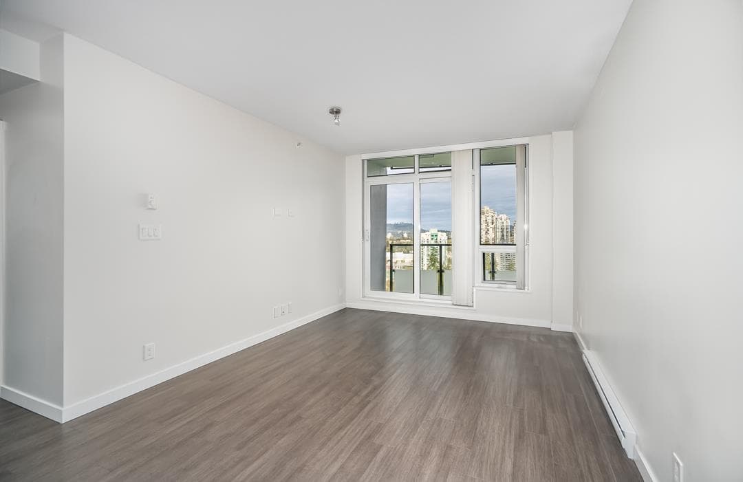 2207 - 3093 Windsor Gate, Coquitlam, V3B 0N2 — photo 3