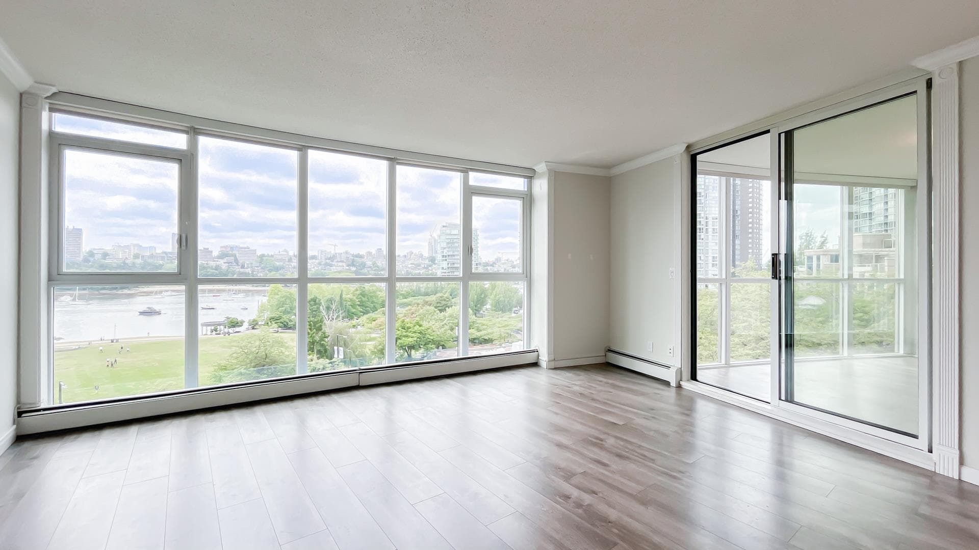 802 - 388 Drake Street, Vancouver, V6B 6A8 — photo 2