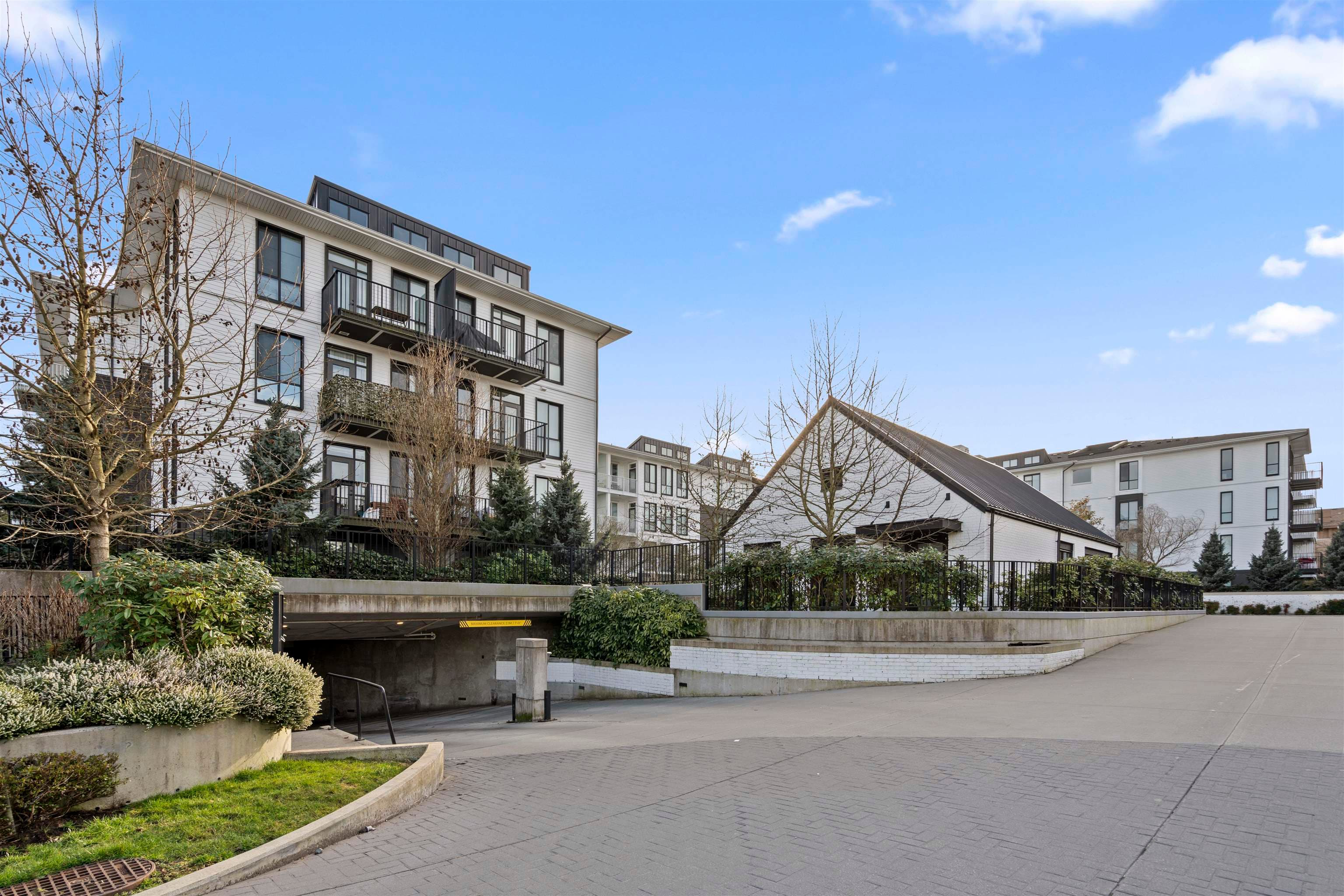 409 - 14968 101a Avenue, Surrey, V3R 0E8 — photo 3