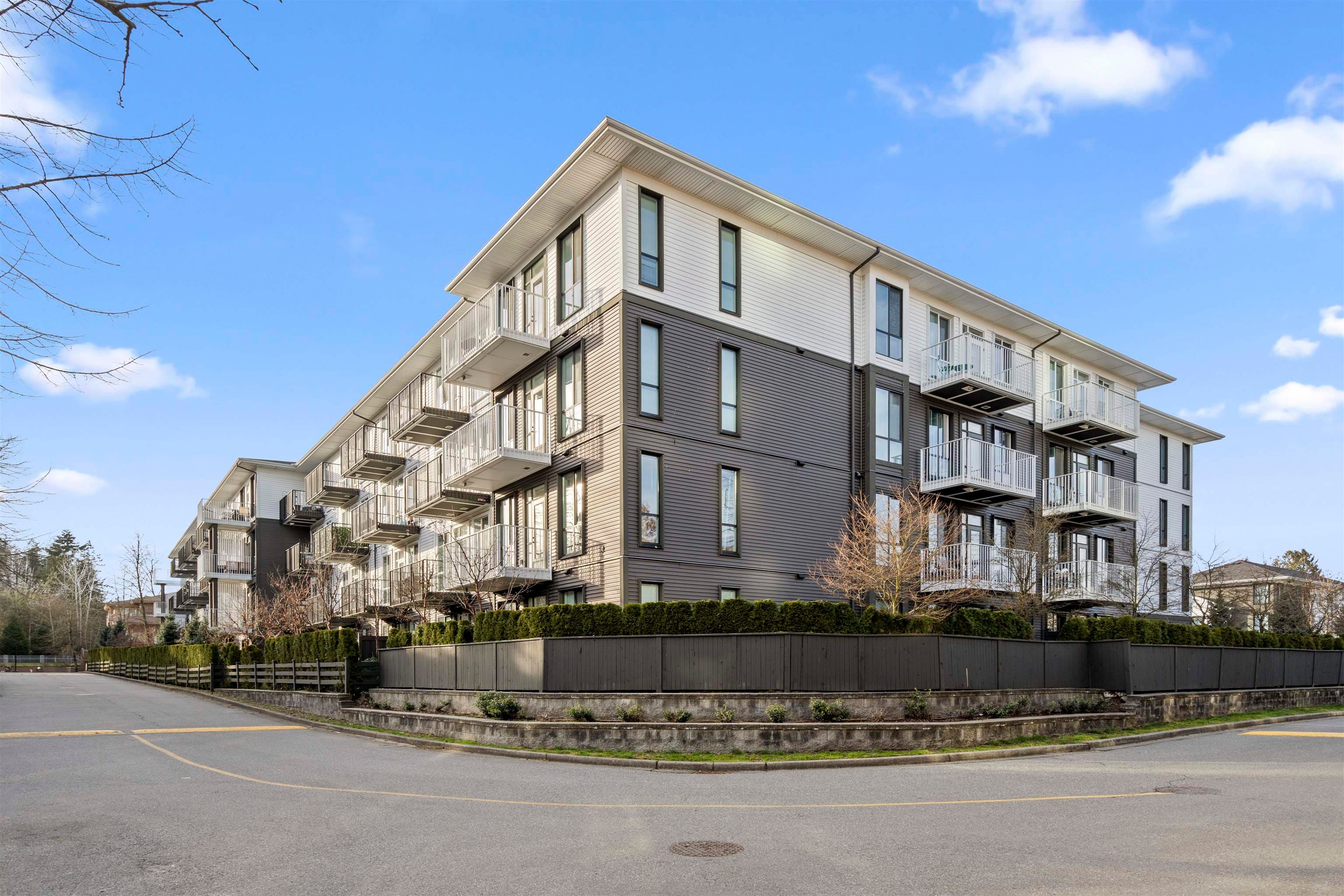 409 - 14968 101a Avenue, Surrey, V3R 0E8 — photo 5